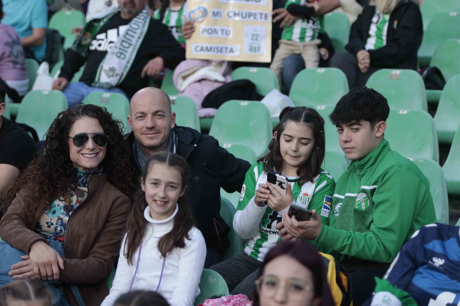 Búscate en las gradas del Villamarín