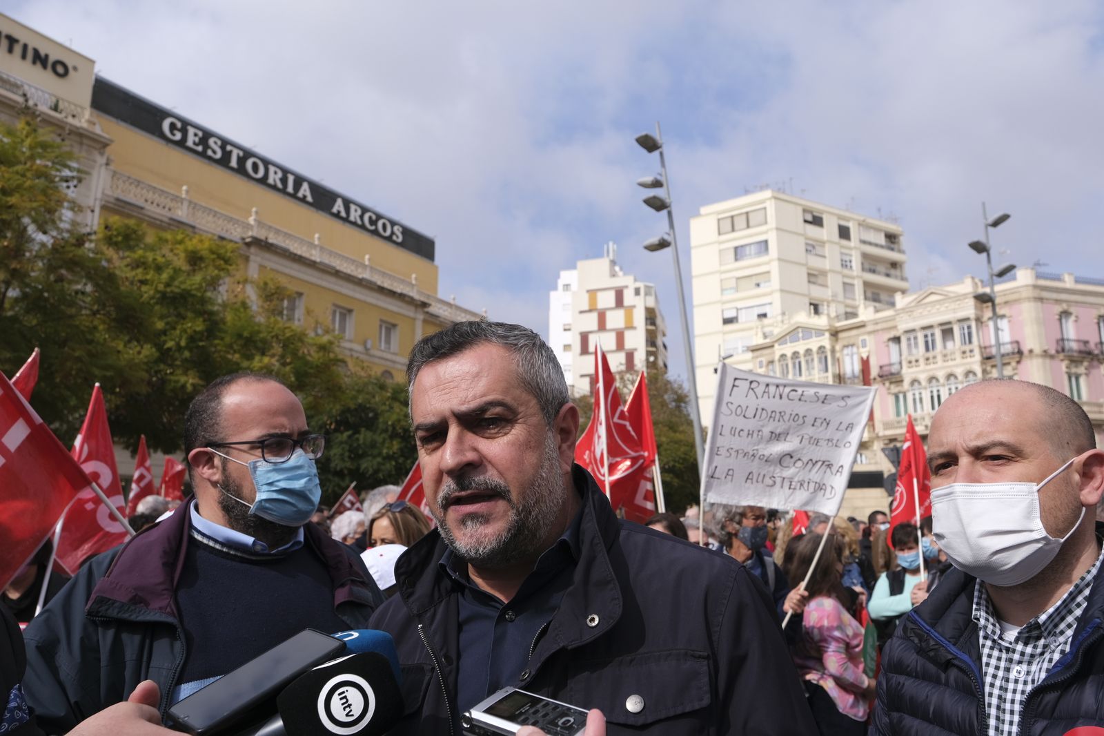Imágenes de la manifestación a favor de la sanidad pública en Almería