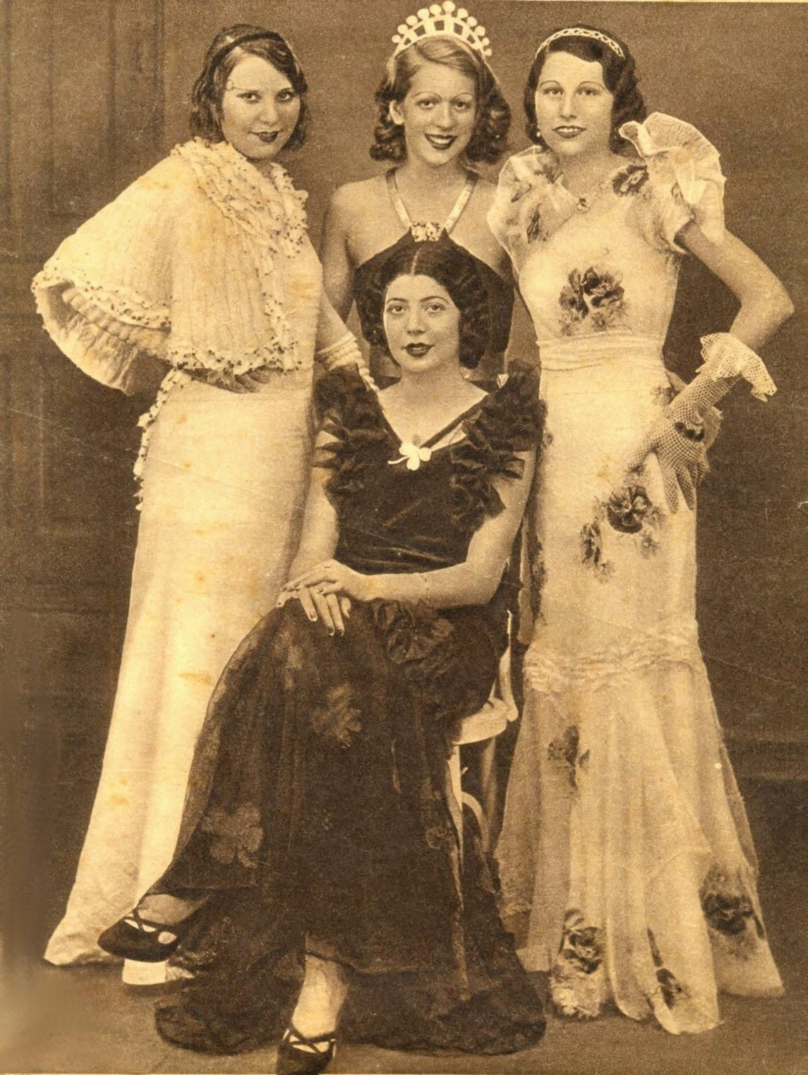 Ganadoras de la 1ª edición del concurso indumentaria tradicional almeriense “vestido a 4 pesetas”