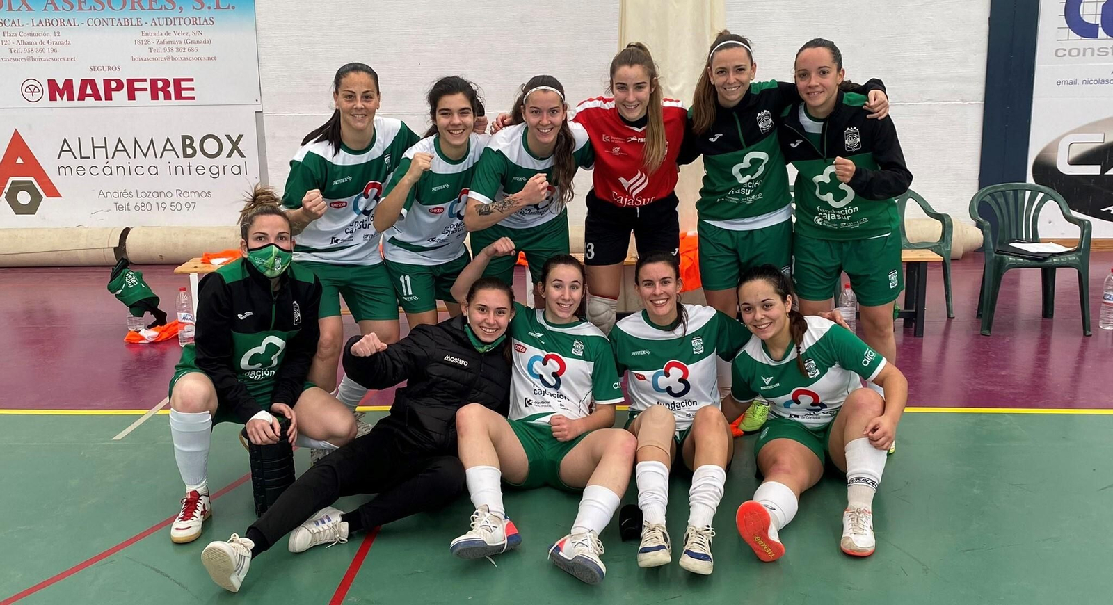 Las jugadoras del Deportivo Córdoba celebran su victoria ante la UD Alhameña. Las jugadoras del Deportivo Córdoba celebran su victoria ante la UD Alhameña.