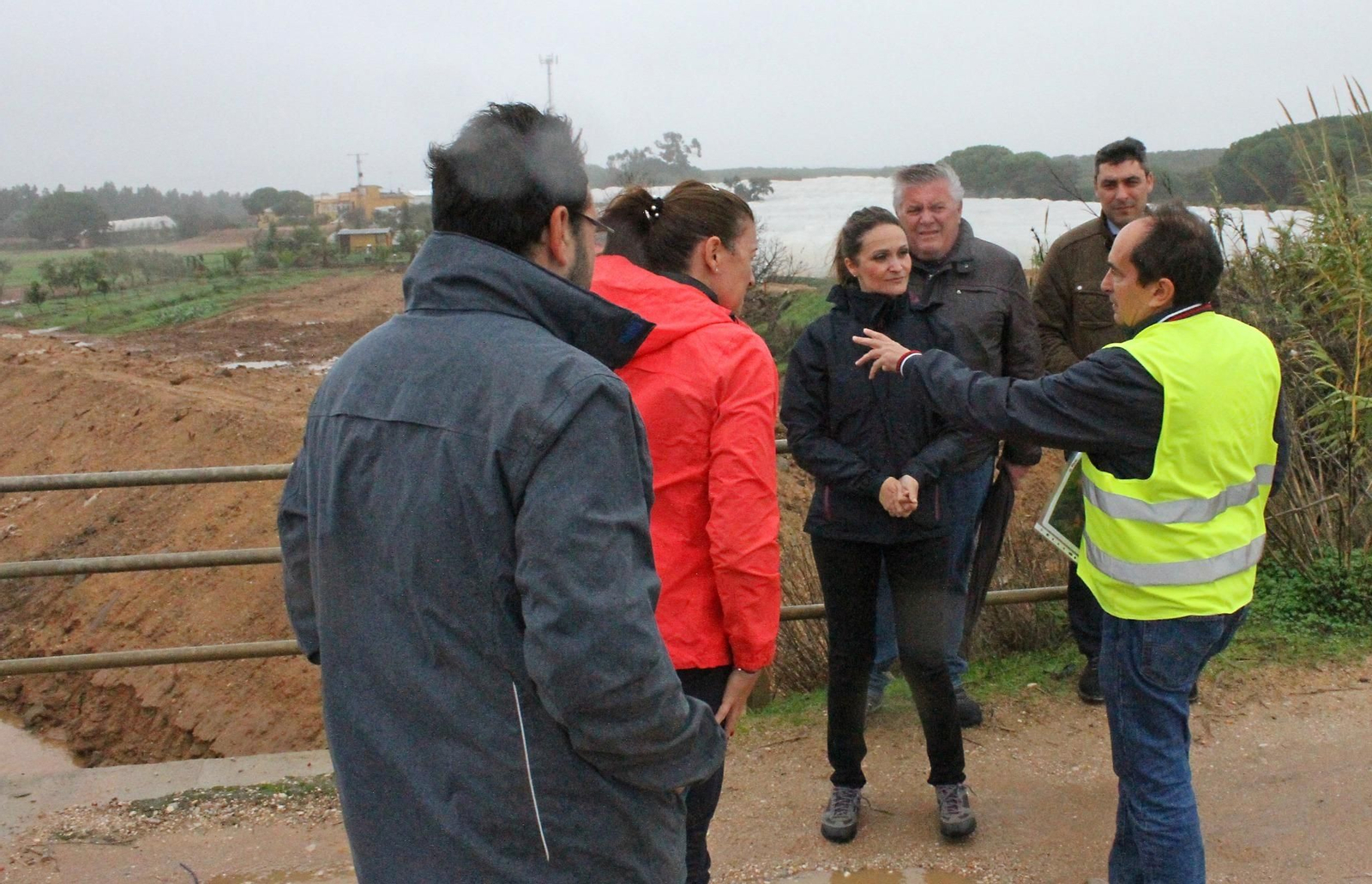 Visita de María Ponce a las fincas de la costa.