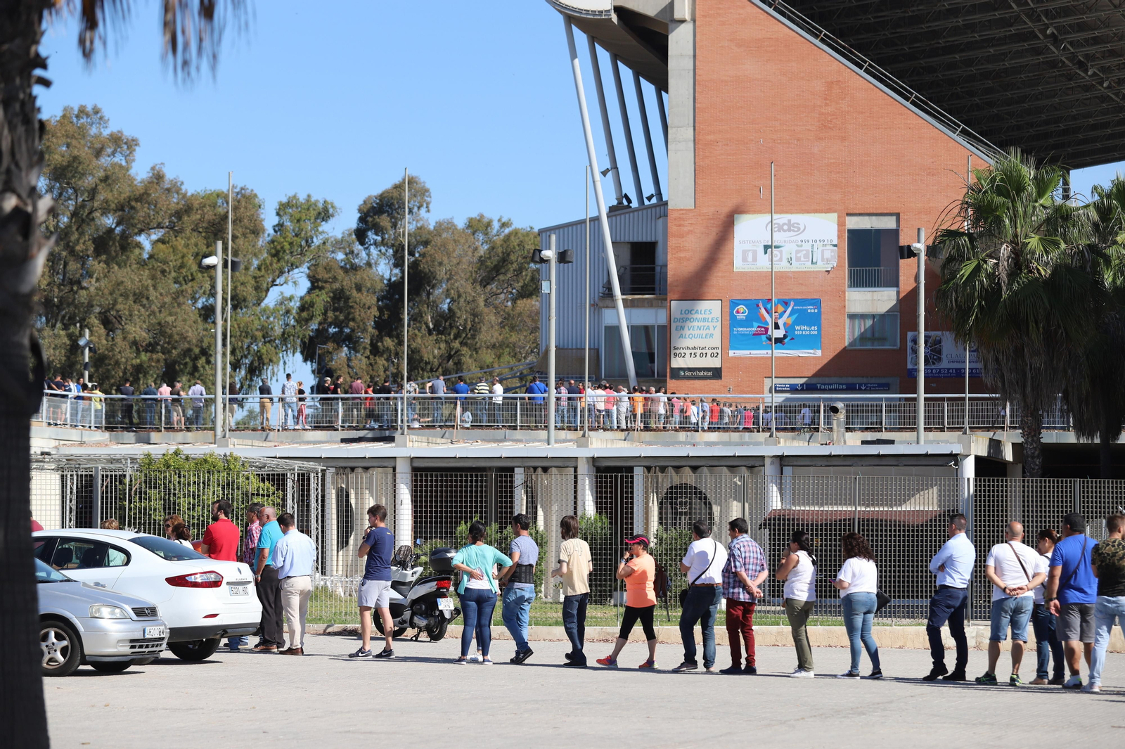 Imágenes de las taquillas del Nuevo Colombino para el Recreativo-Fuenlabrada