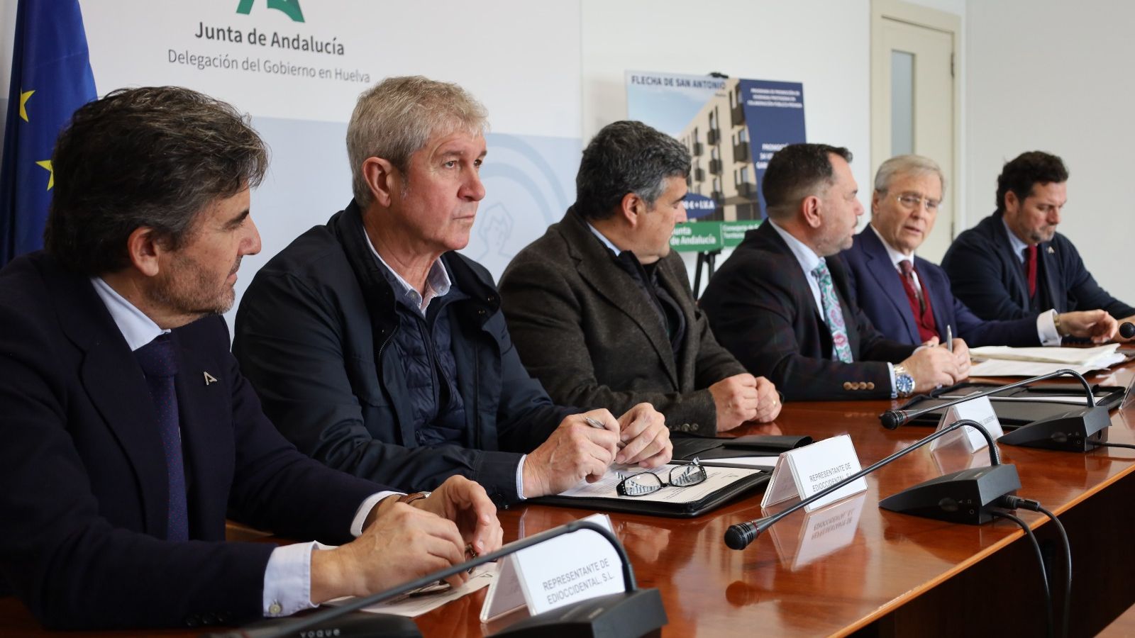 Reunión de la Junta de Andalucia y los representantes de la empresa Edioccidental.