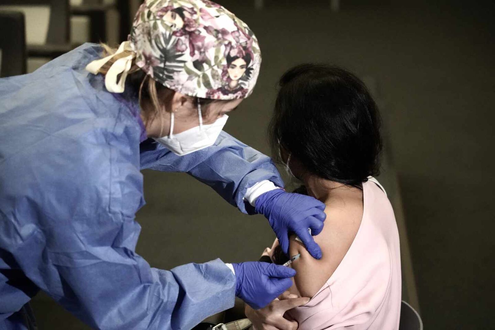 Trombos con AstraZeneca: usar la vacuna sigue siendo la opción más segura