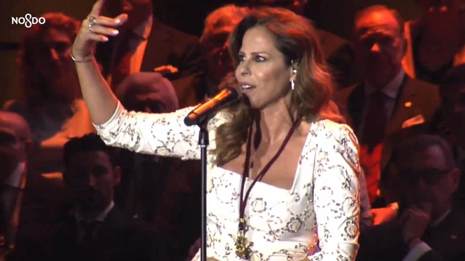La impresionante interpretación de Pastora Soler en la entrega de las medallas de Sevilla'