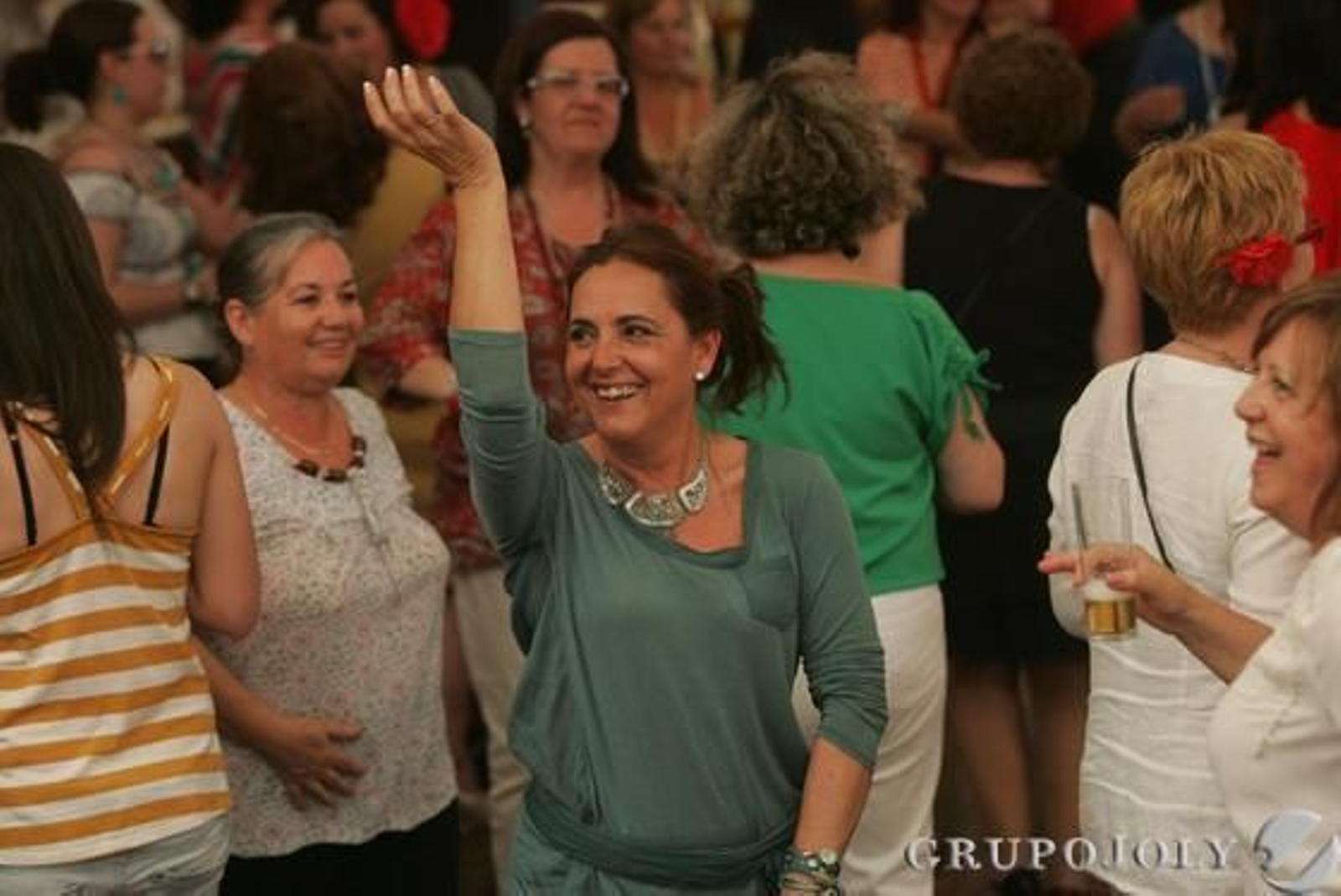 Tanto jóvenes como mayores disfrutaron de un soleado viernes de feria en Los Barrios./J.M.Quiñones  Foto: J.M. Quinones