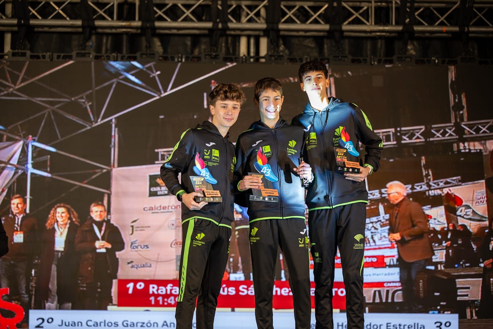 En imágenes: entrega de trofeos de todas las categorías de la Carrera de San Antón 2026