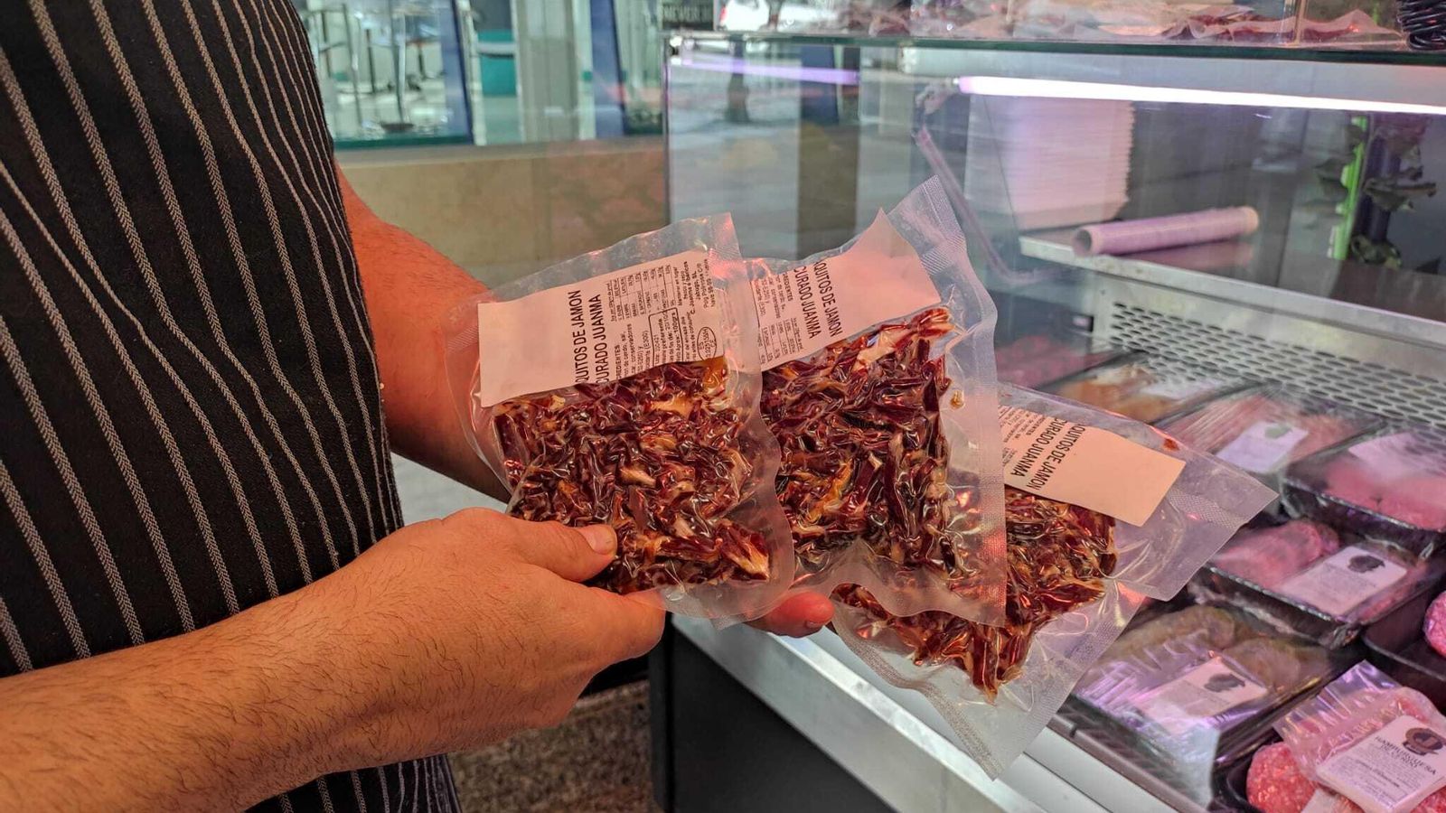 Jamón que puede comprarse en la máquina expendedora 24 horas