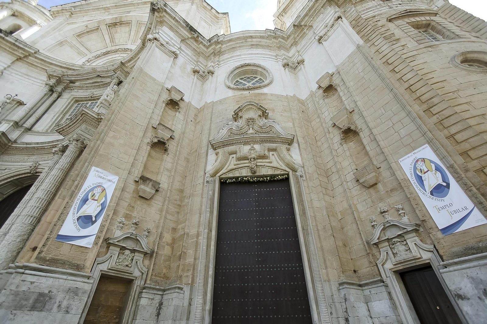 La puerta jubilar de la Catedral en el Año de la Misericordia.