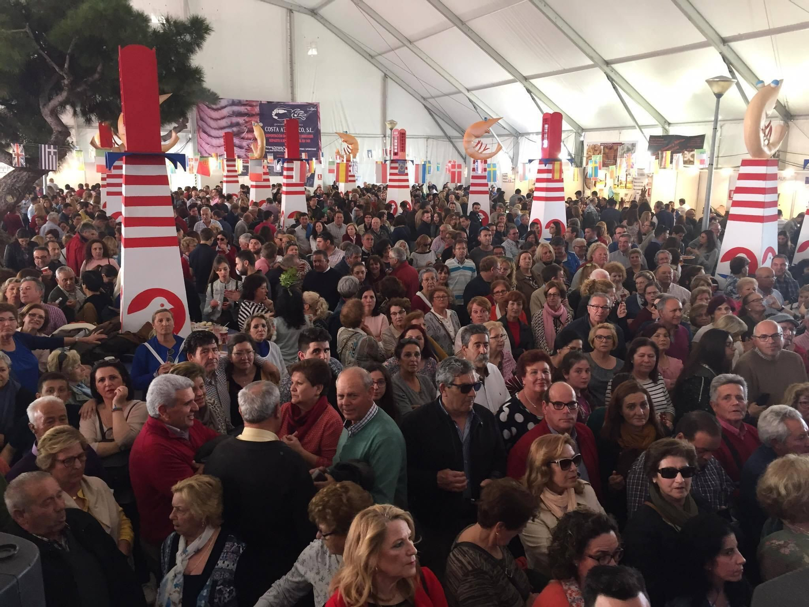 Una de las ediciones pasadas de la Feria de la Gamba.
