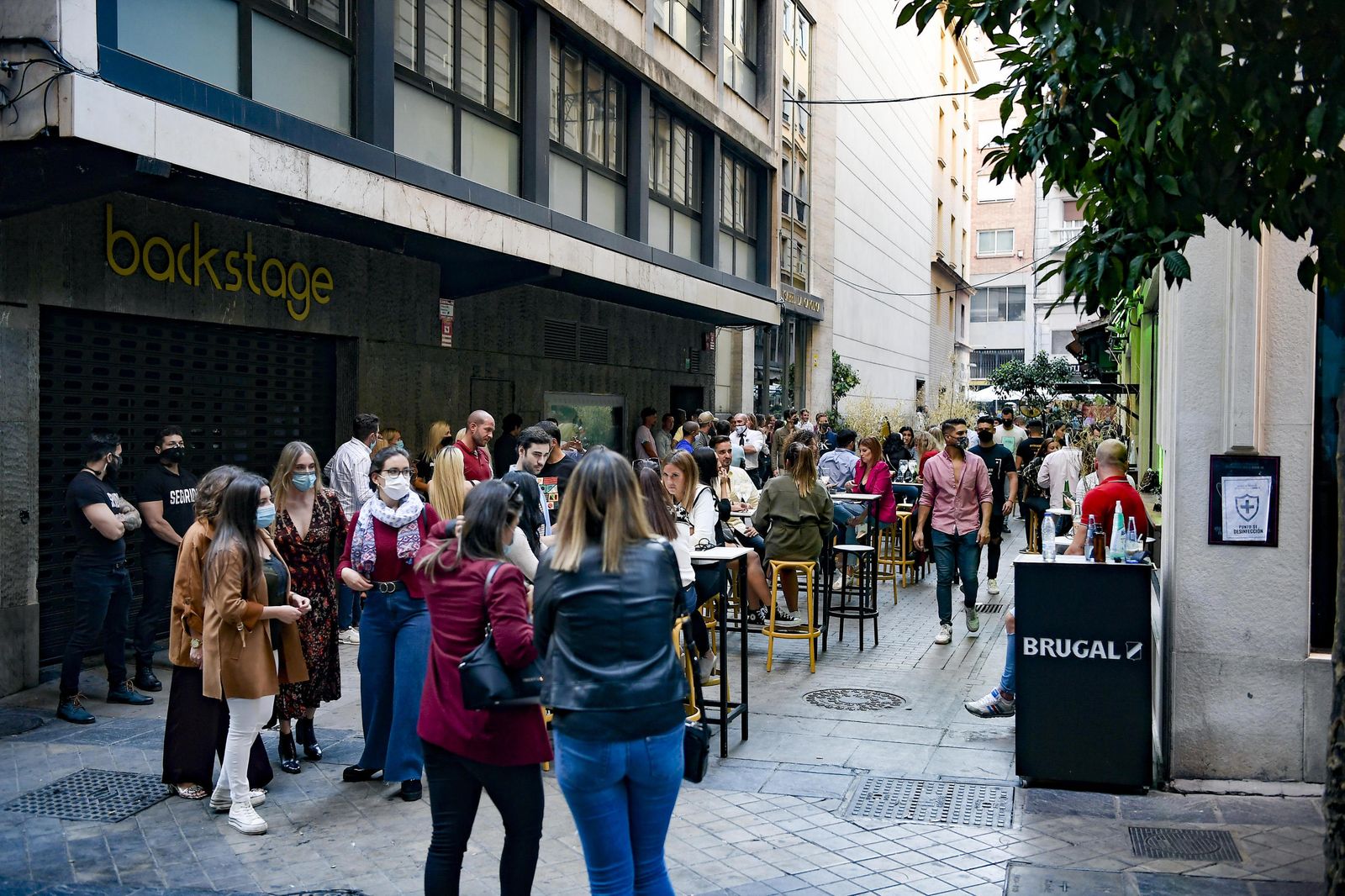 Granada busca el equilibrio entre la salud, la diversión y la economía