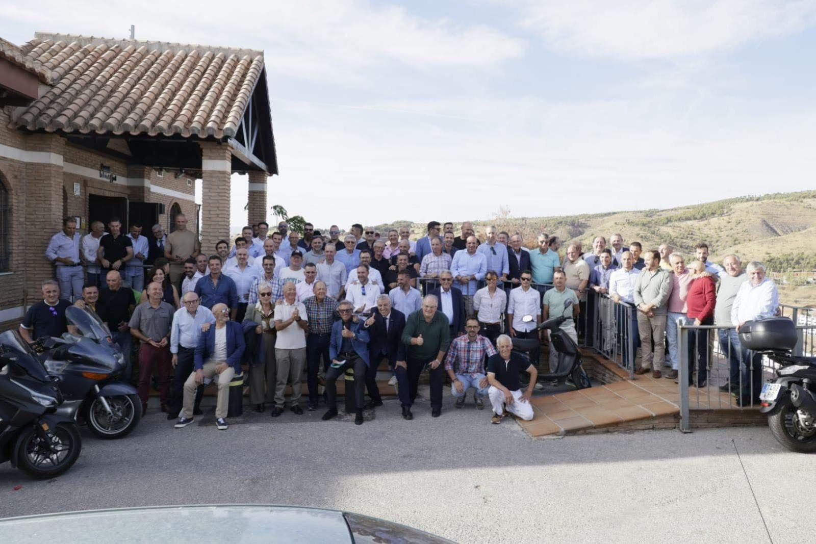 Asistentes al homenaje a Emilio Estévez.