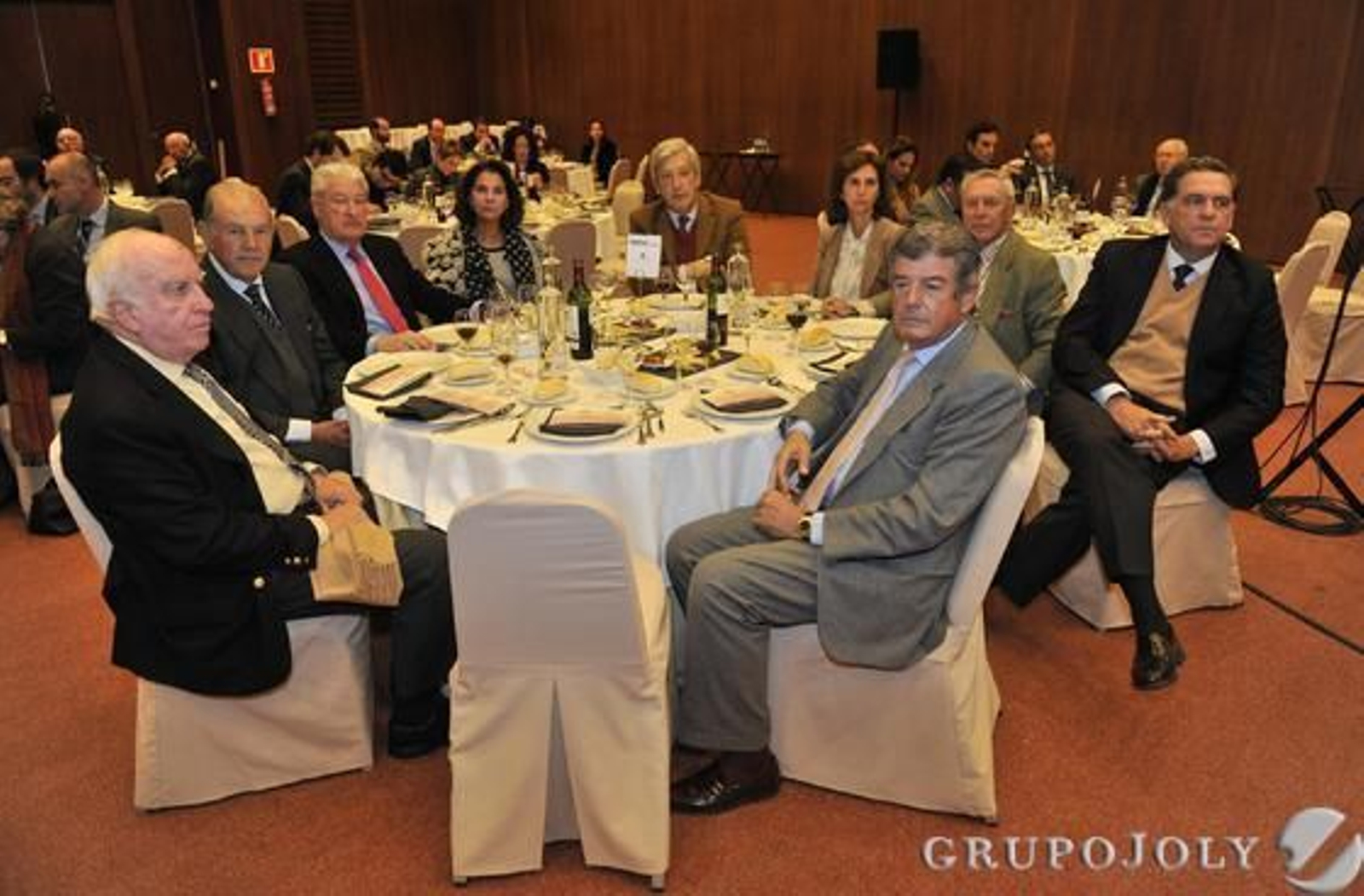 Carlos Oriol, José Bohórquez Mora-Figueroa, Miguel Nuche, Isabel León, Javier Maza, Guadalupe Parias Mora-Figueroa, José Ramón del Río, Jaime Benjumea y Pedro Álvarez Domínguez.

Foto: Juan Carlos Vázquez