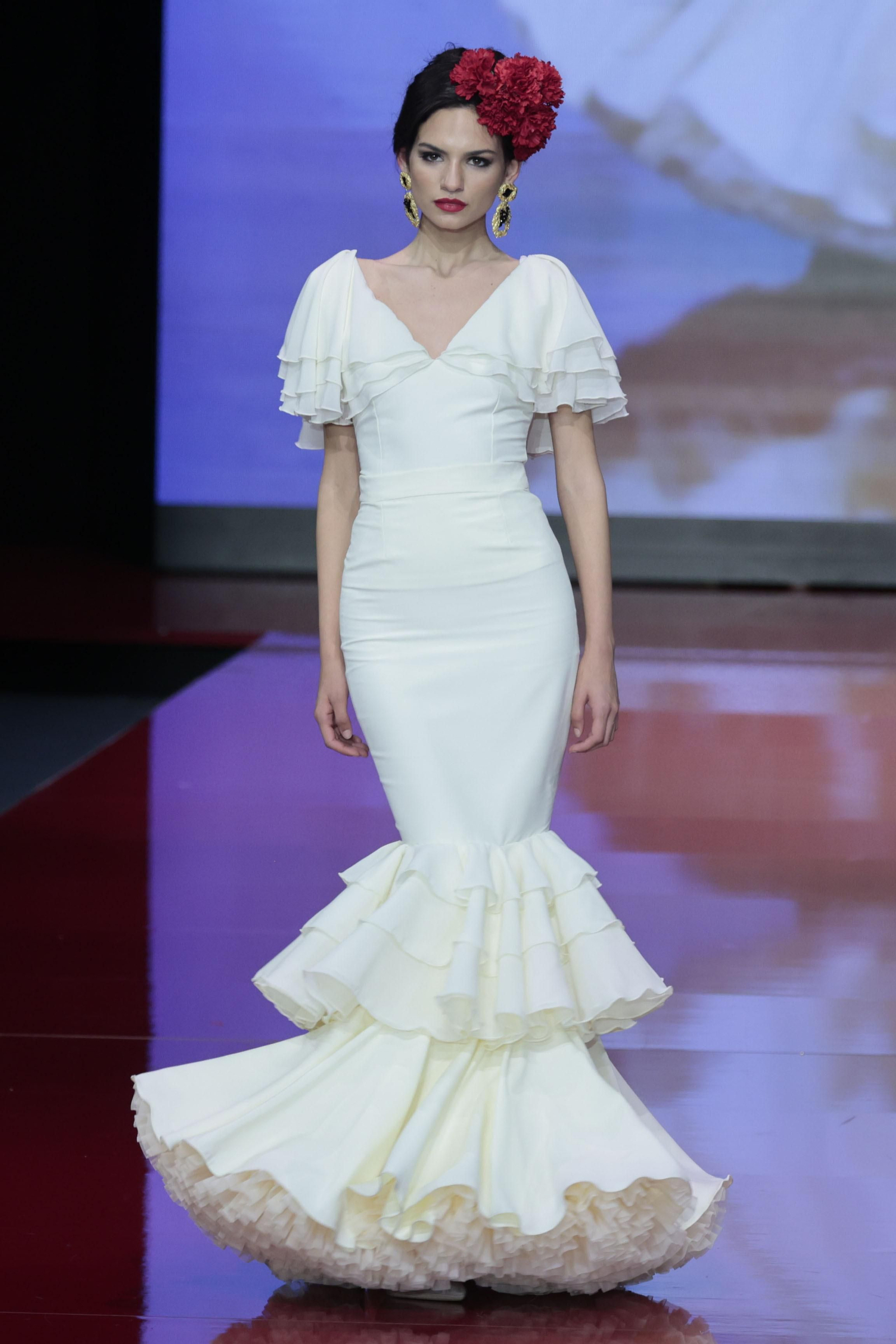 El desfile de Rosa Pedroche en SIMOF 2022, todas las fotos