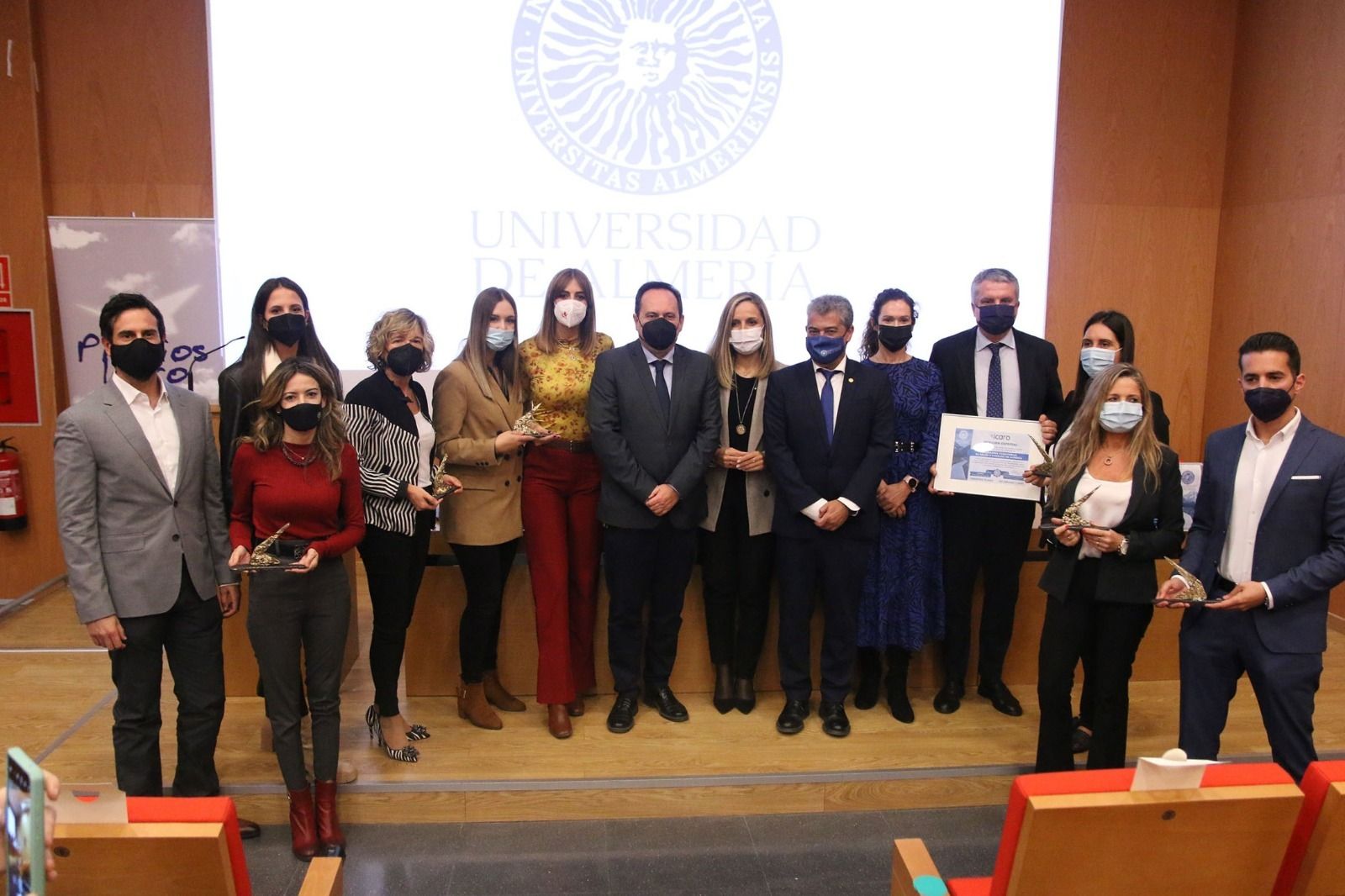 La Universidad entregó los premios Ícaro.