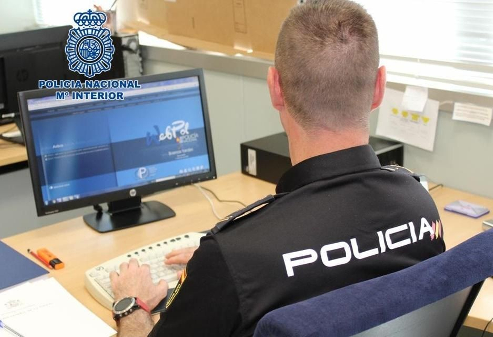 Imagen de archivo de un policía investigador de la Policía Nacional