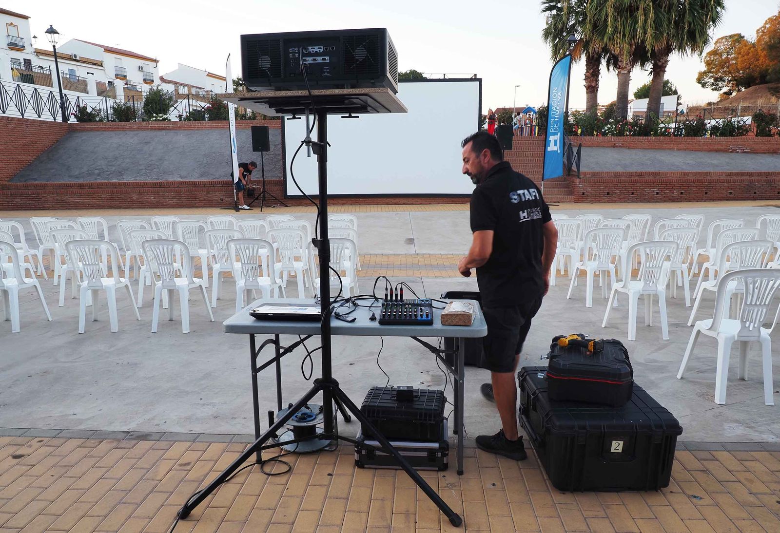 Imágenes del ciclo de cine en los pueblos de la Diputación de Huelva.