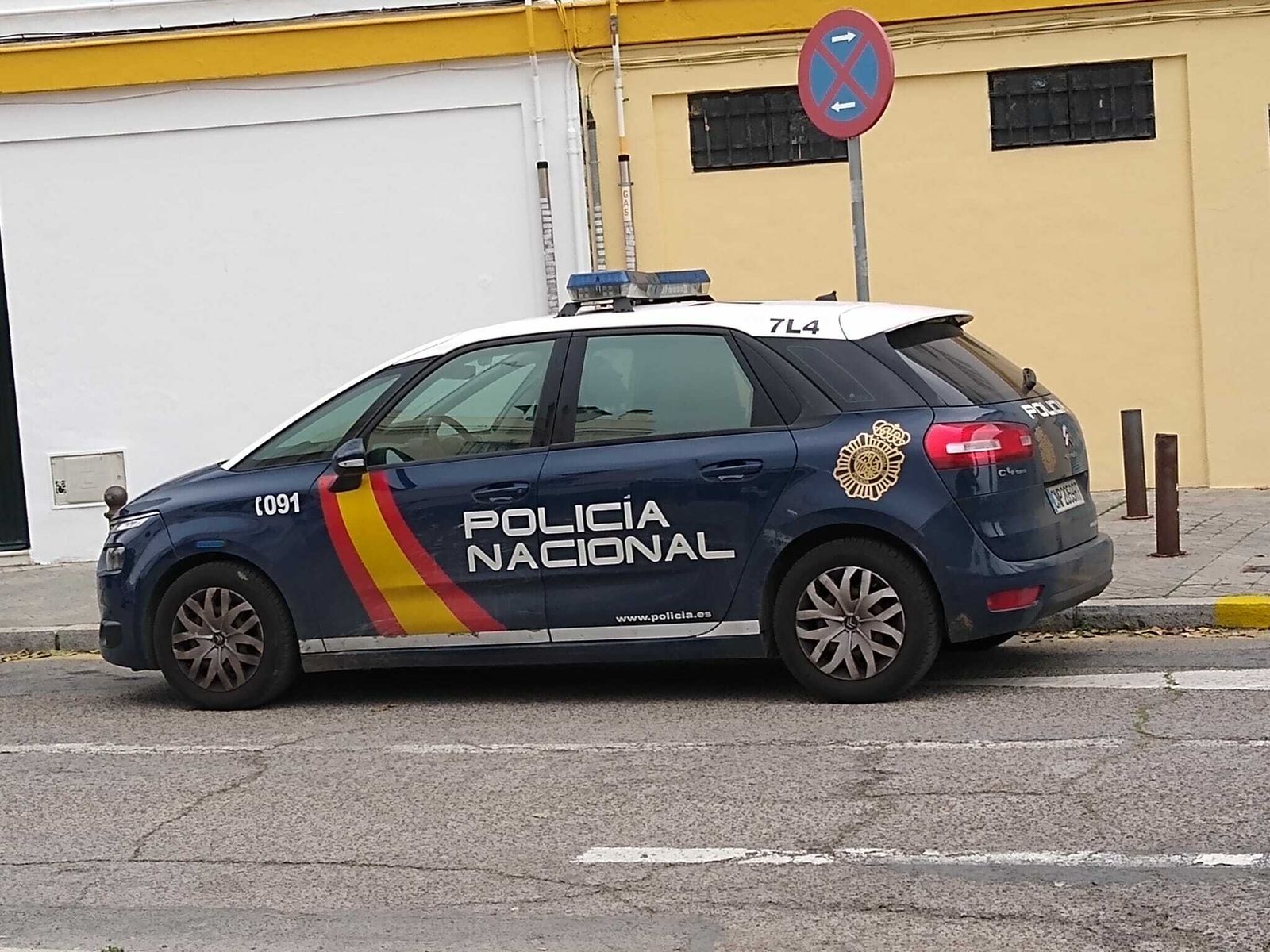 Un patrullero de la Policía Nacional, en el lugar de los hechos.
