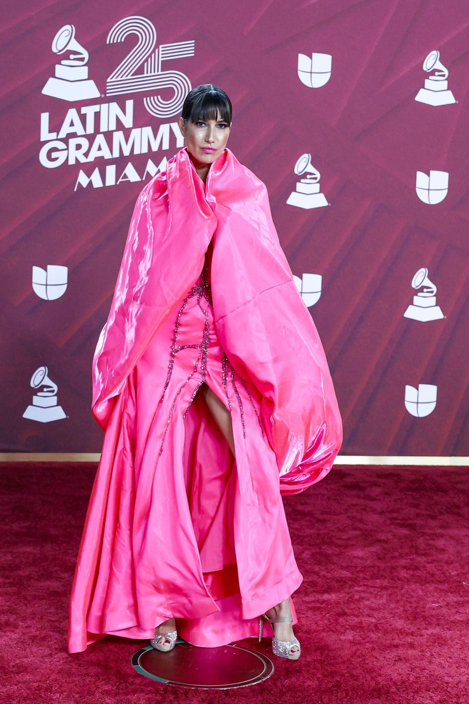 Todos los famosos, tendencias y curiosidades en la alfombra roja de la 25 edición de los Grammy Latinos