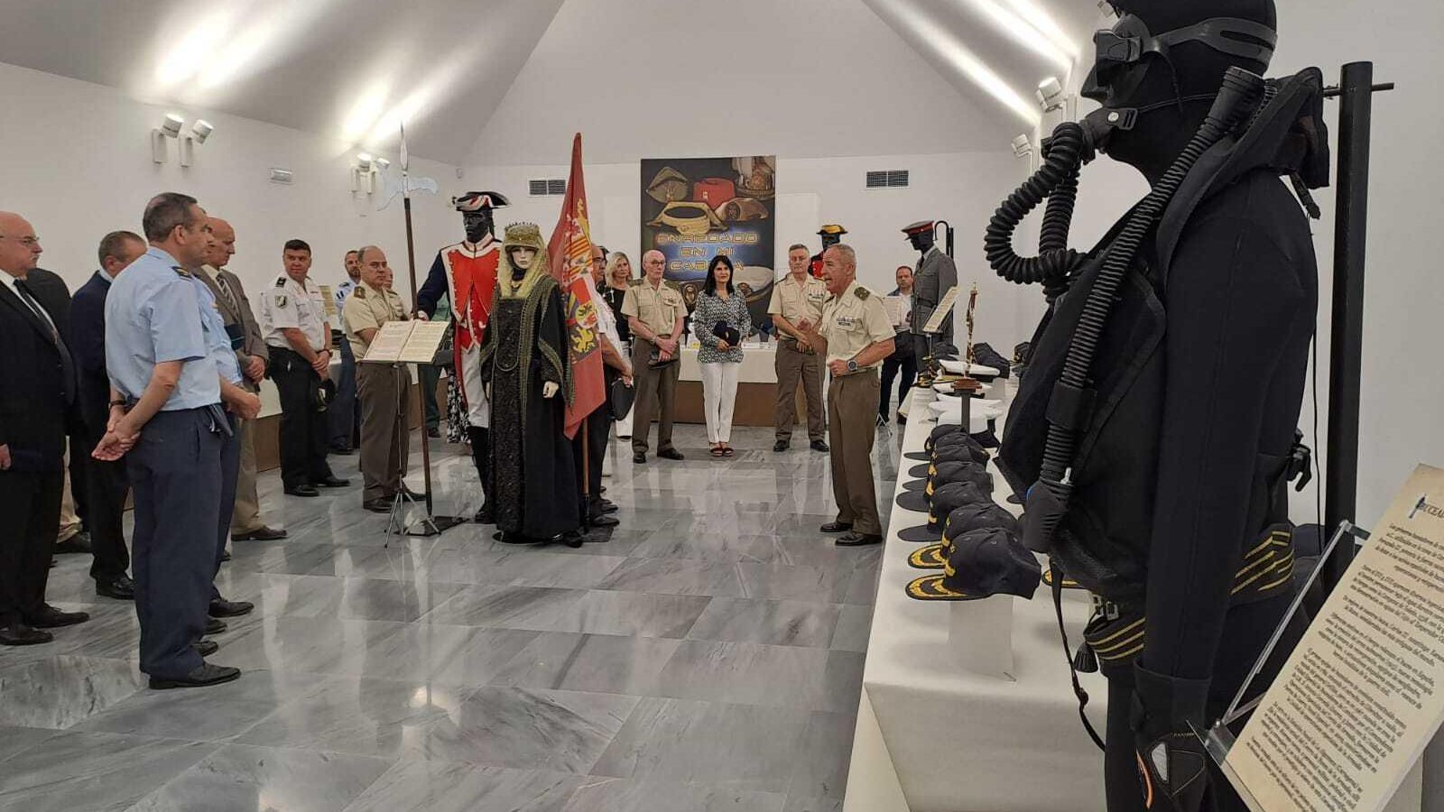 La Subdelegación de Defensa en Granada presenta la  exposición 'Enredado en mi cabeza'