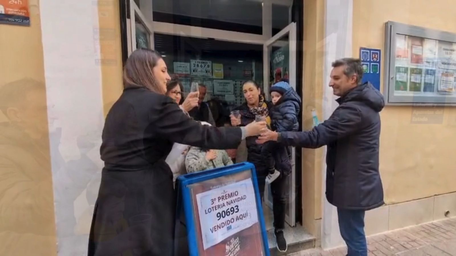 Celebración del tercer premio de la Lotería de Navidad en Montilla