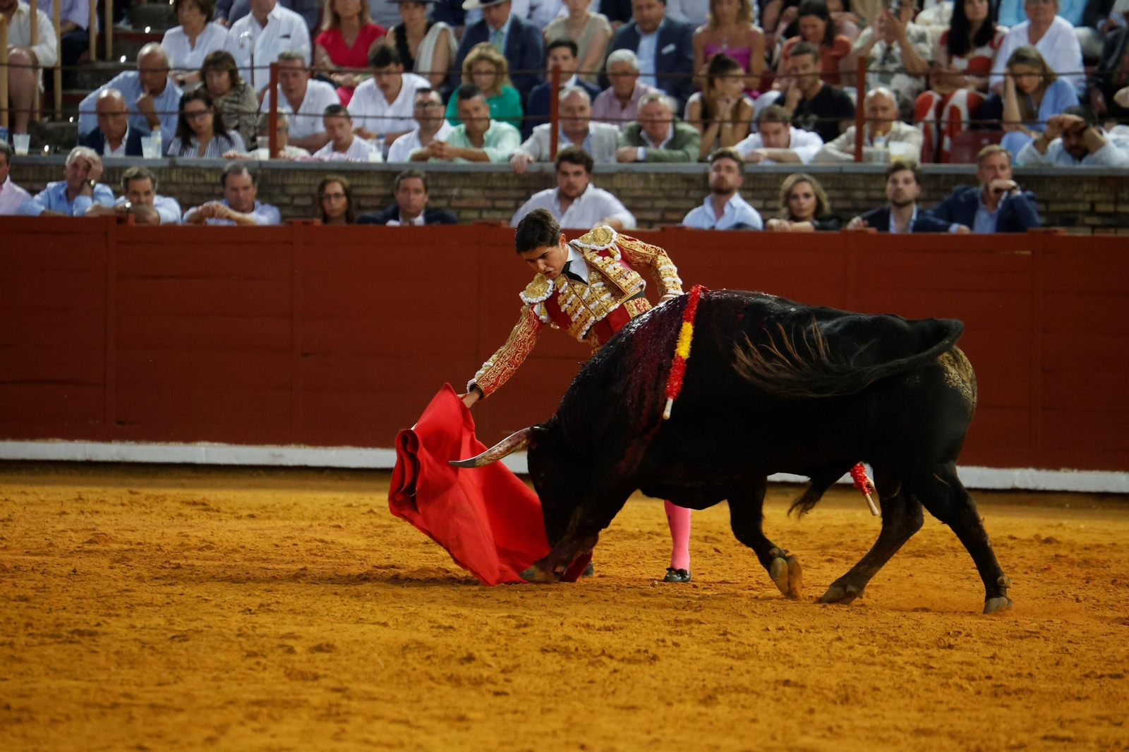 Manuel Román, Juan Ortega y Roca Rey, en la plaza de toros de Córdoba