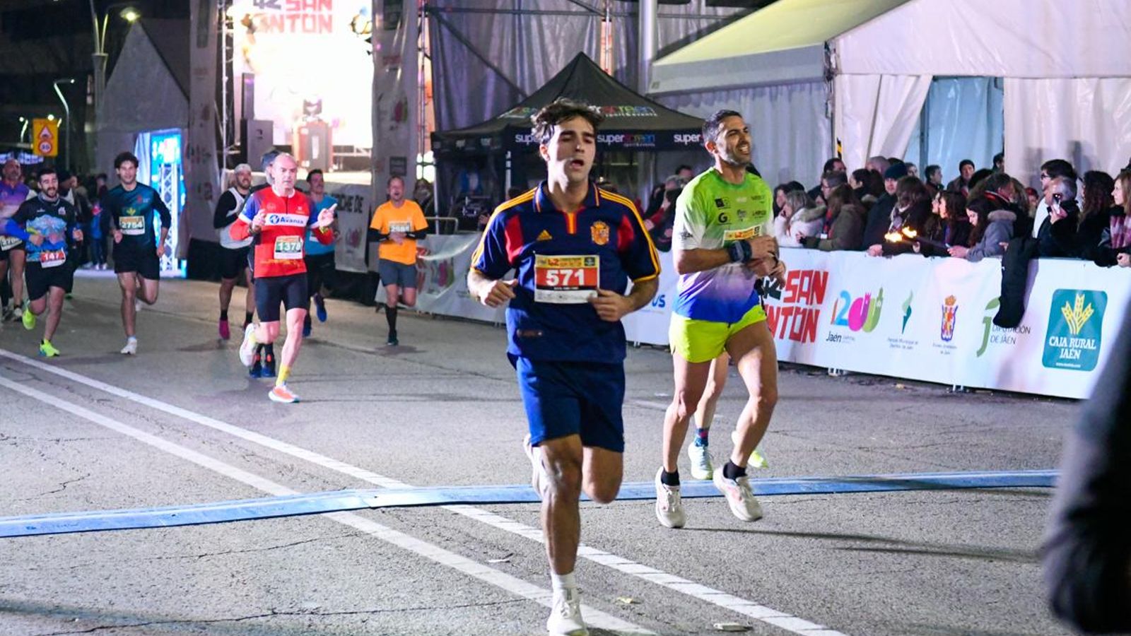 En imágenes: búscate en tu llegada a meta de la Carrera de San Antón 2025 (3)
