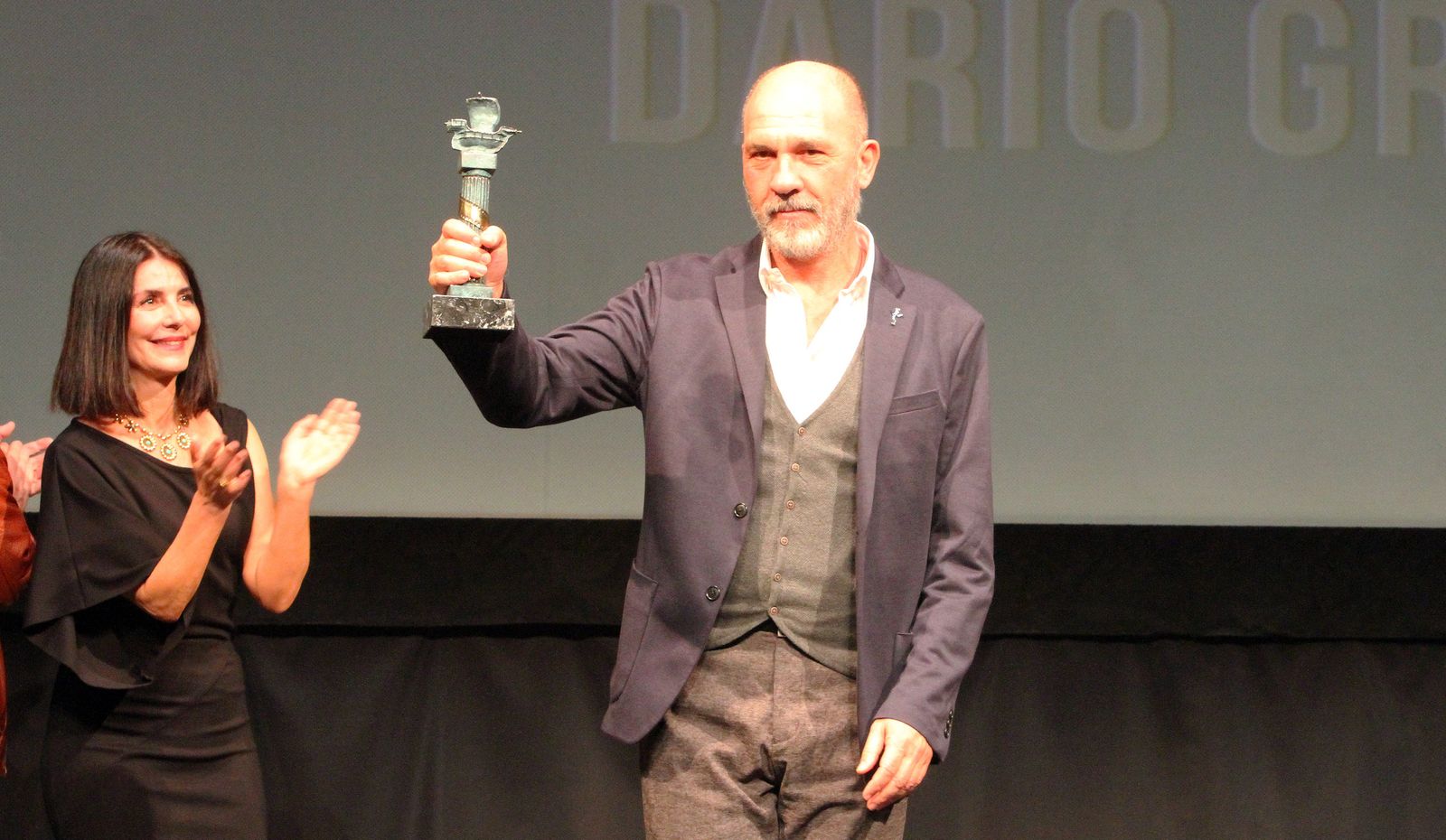 Imágenes de la entrega del premio Ciudad de Huelva a Darío Grandinetti.