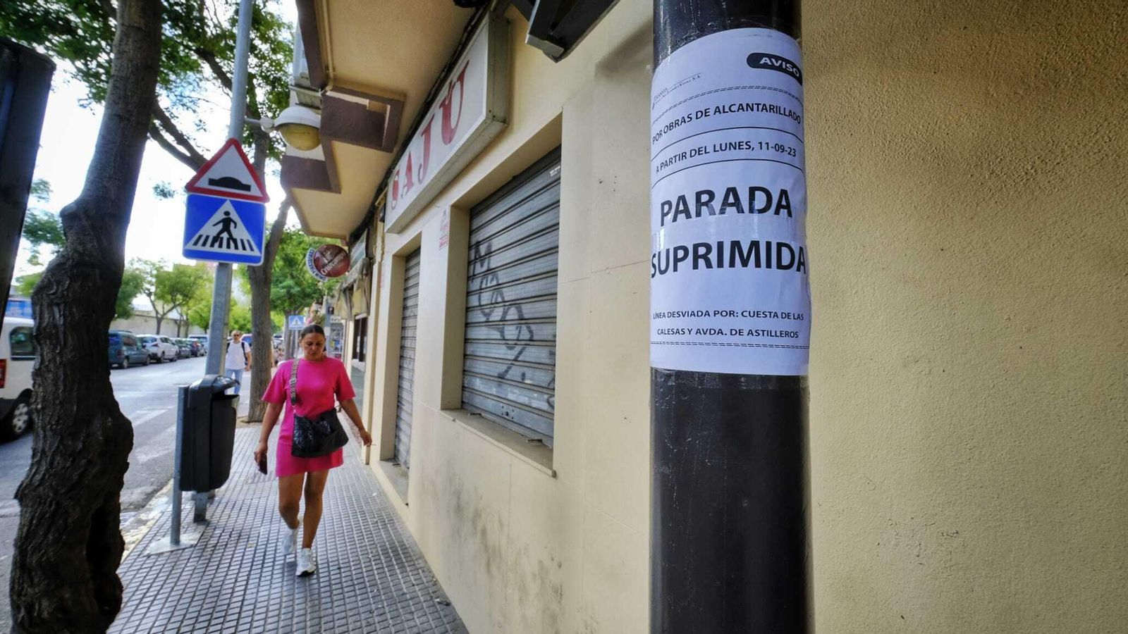 Una de las paradas suprimidas a raíz del inicio de la obra de Acacias, justo la que se encuentra a la altura del colegio San Vicente de Paúl