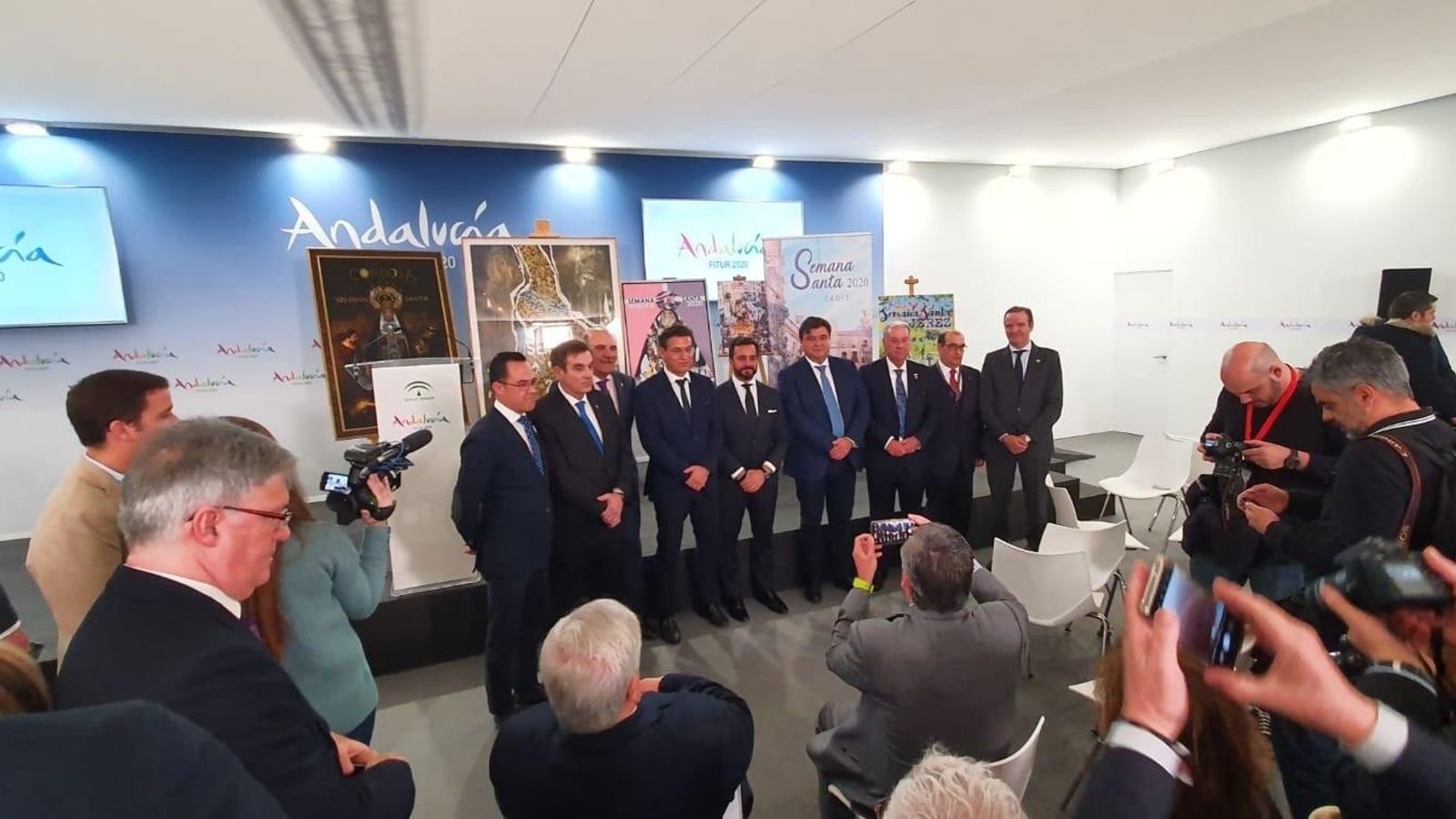 Los presidentes de los consejos de hermandades de Andalucía, juntos en Fitur