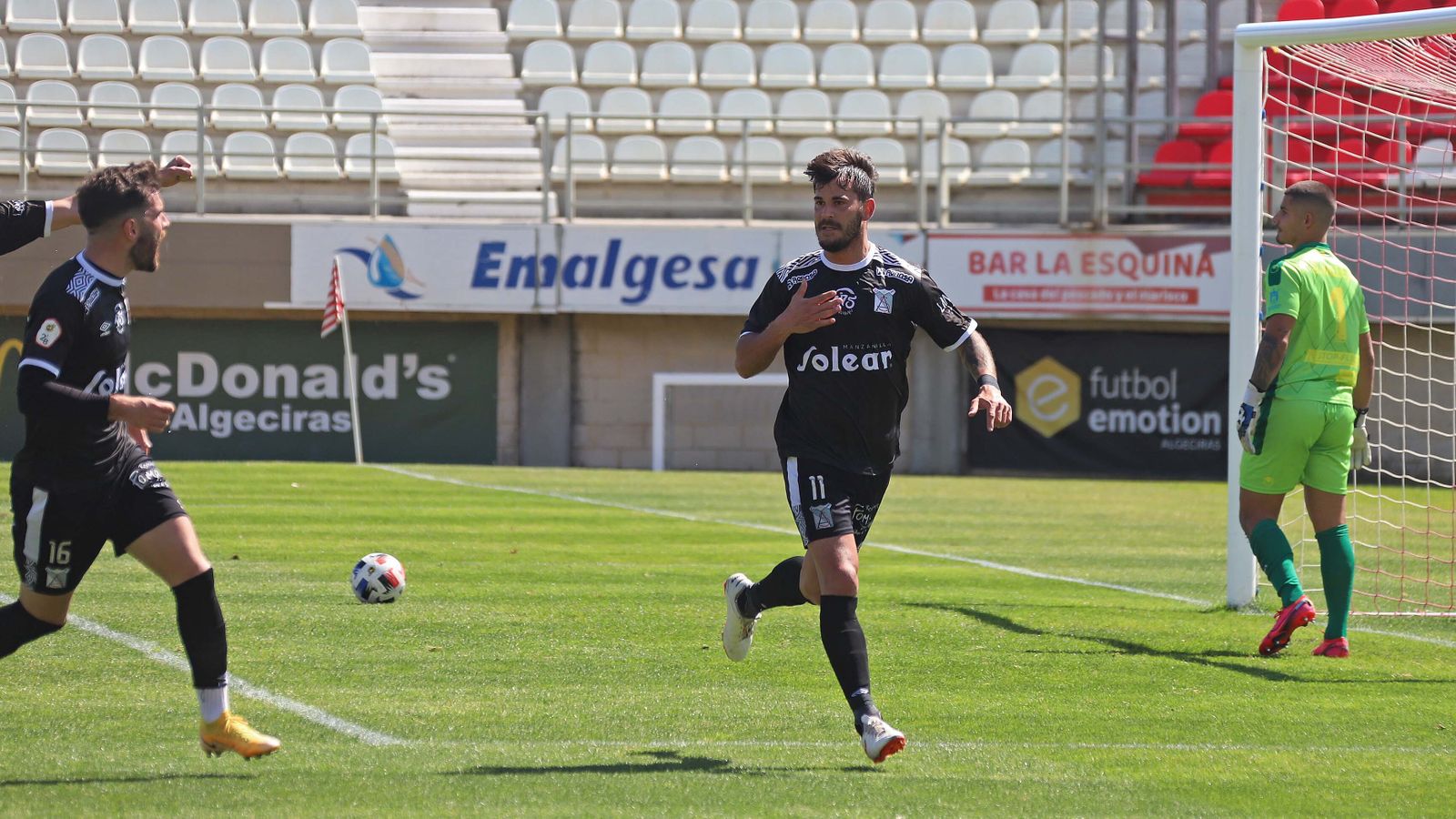 Edu Oriol anotó el 0-2 de penalti.