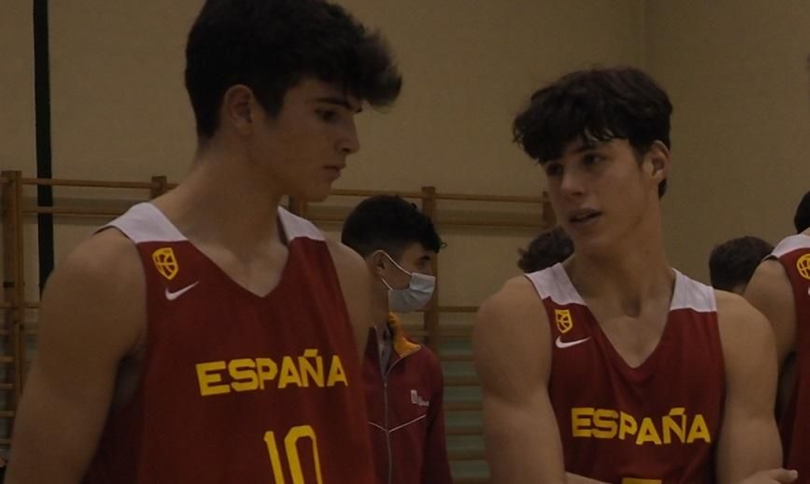 Hugo y González y Mario Saint-Supéry.