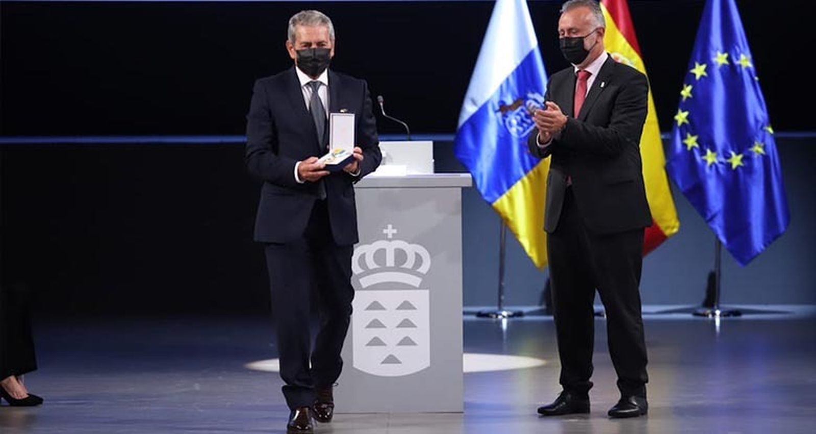 Antonio Armas cuando recibió la Medalla de Oro de Canarias 2021.
