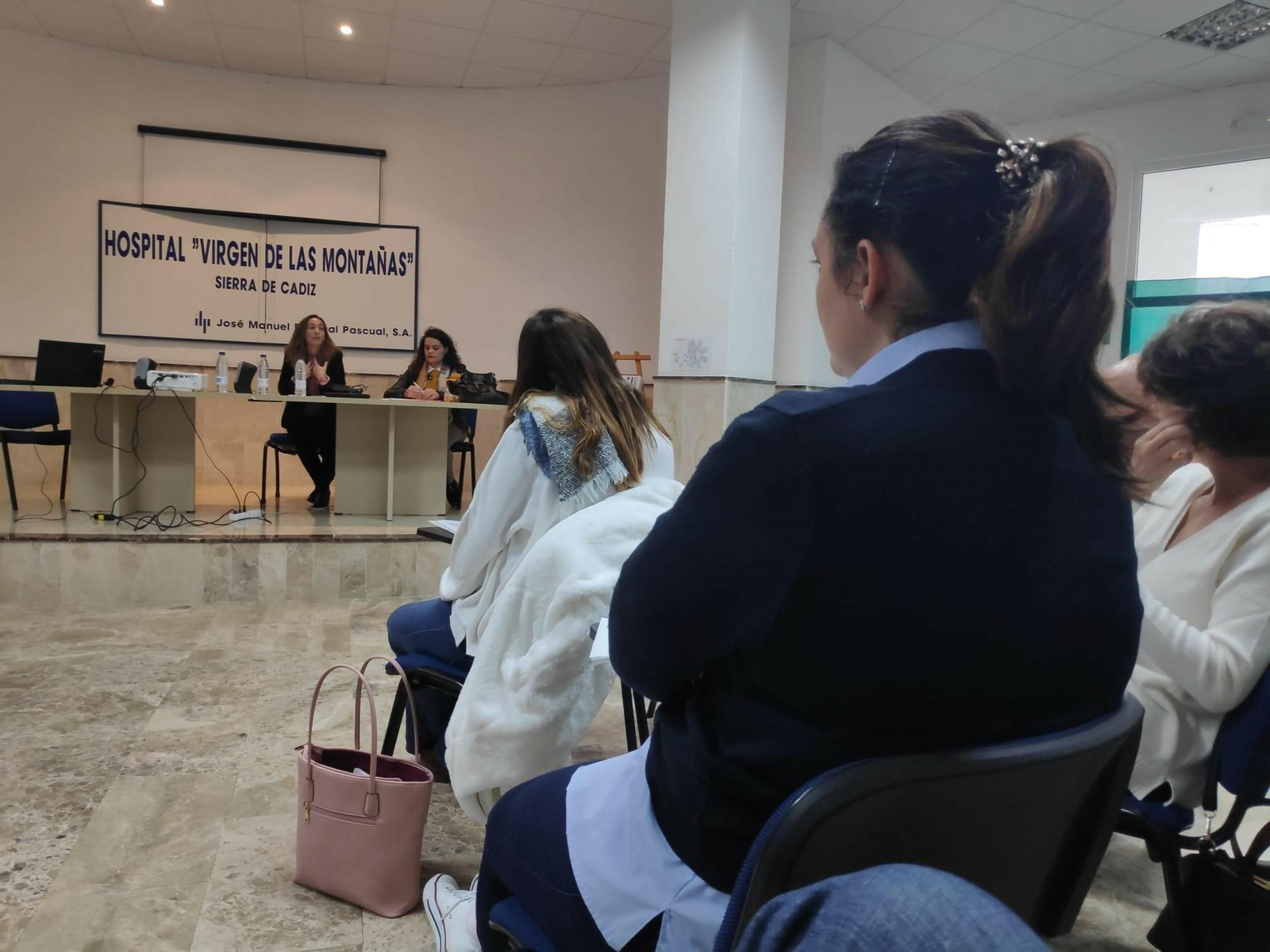 Un momento del taller celebrado en el hospital Virgen de las Montañas.