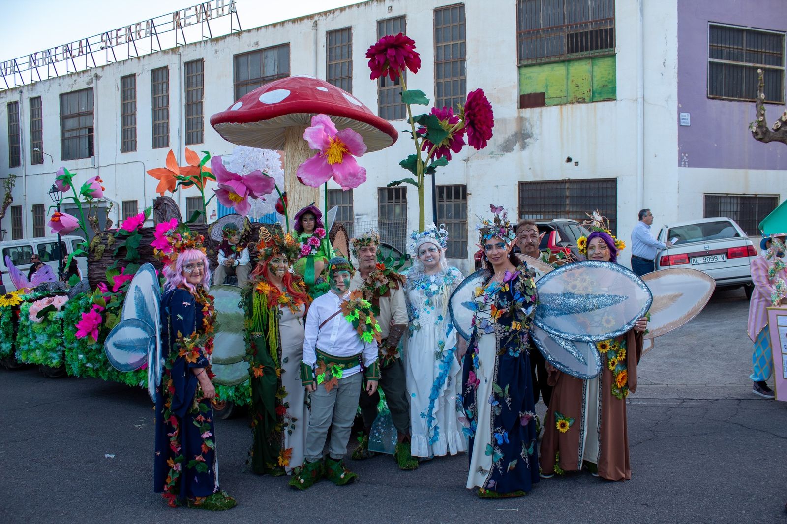 El Gran Desfile de Carrozas y Pasacalles ha llenado Canjáyar de color y buen rollo.