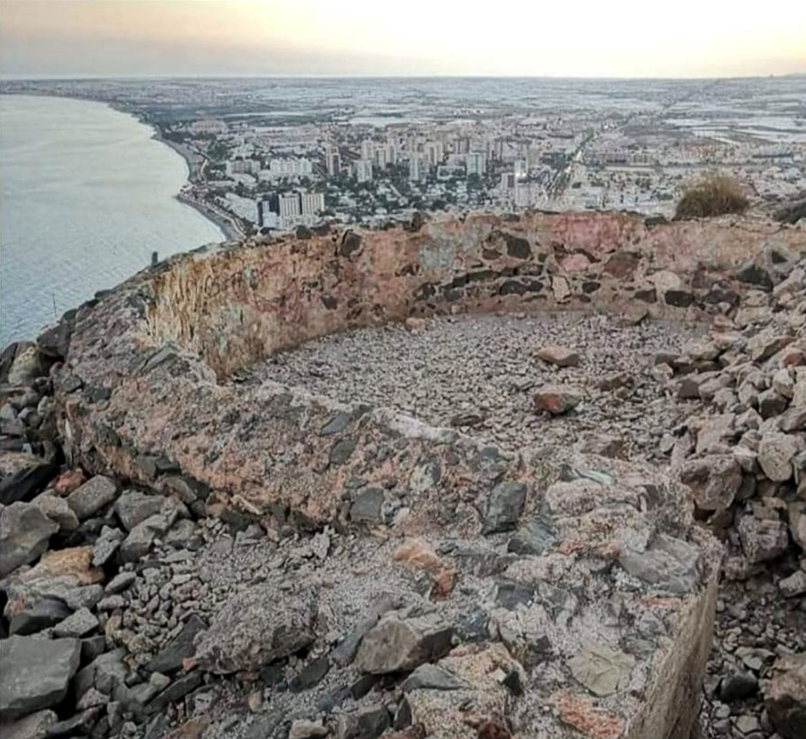 Batería ubicada en la costa