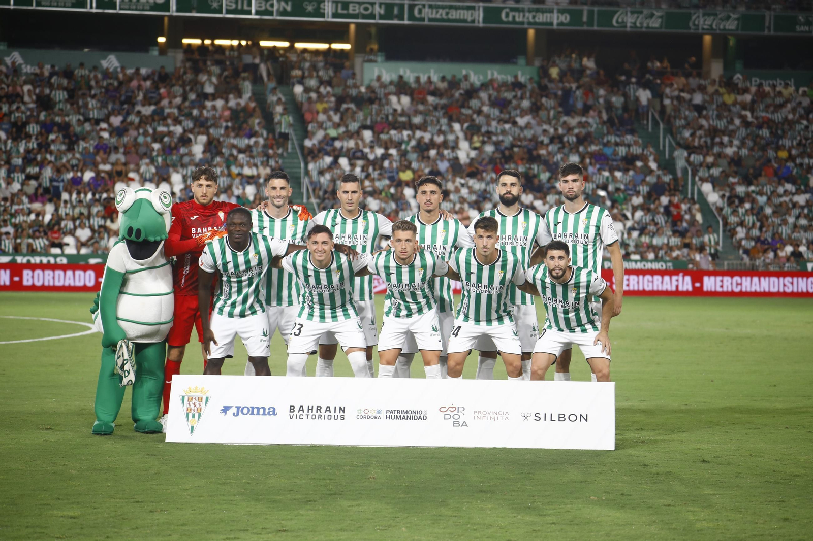 Las mejores fotos del ambiente en El Arcángel para el Córdoba CF - Castellón