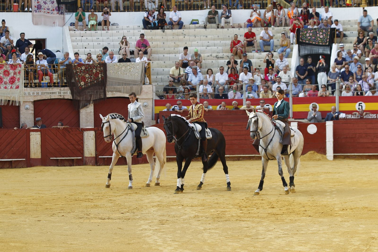 Fotogalería corrida de rejones. Feria de Almería 2019