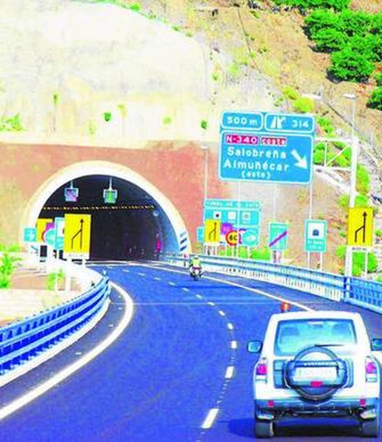 Tramo de la A-7 entre La Herradura y Taramay, ya en funcionamiento.