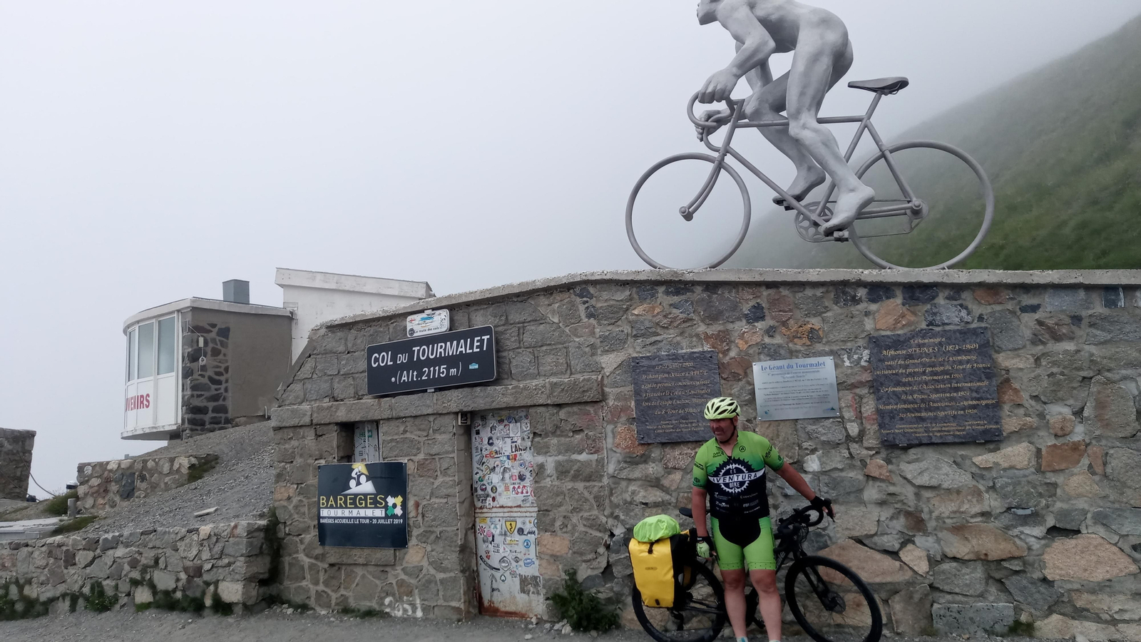 Fotogalería de la Transpirenaica de cuatro almerienses.