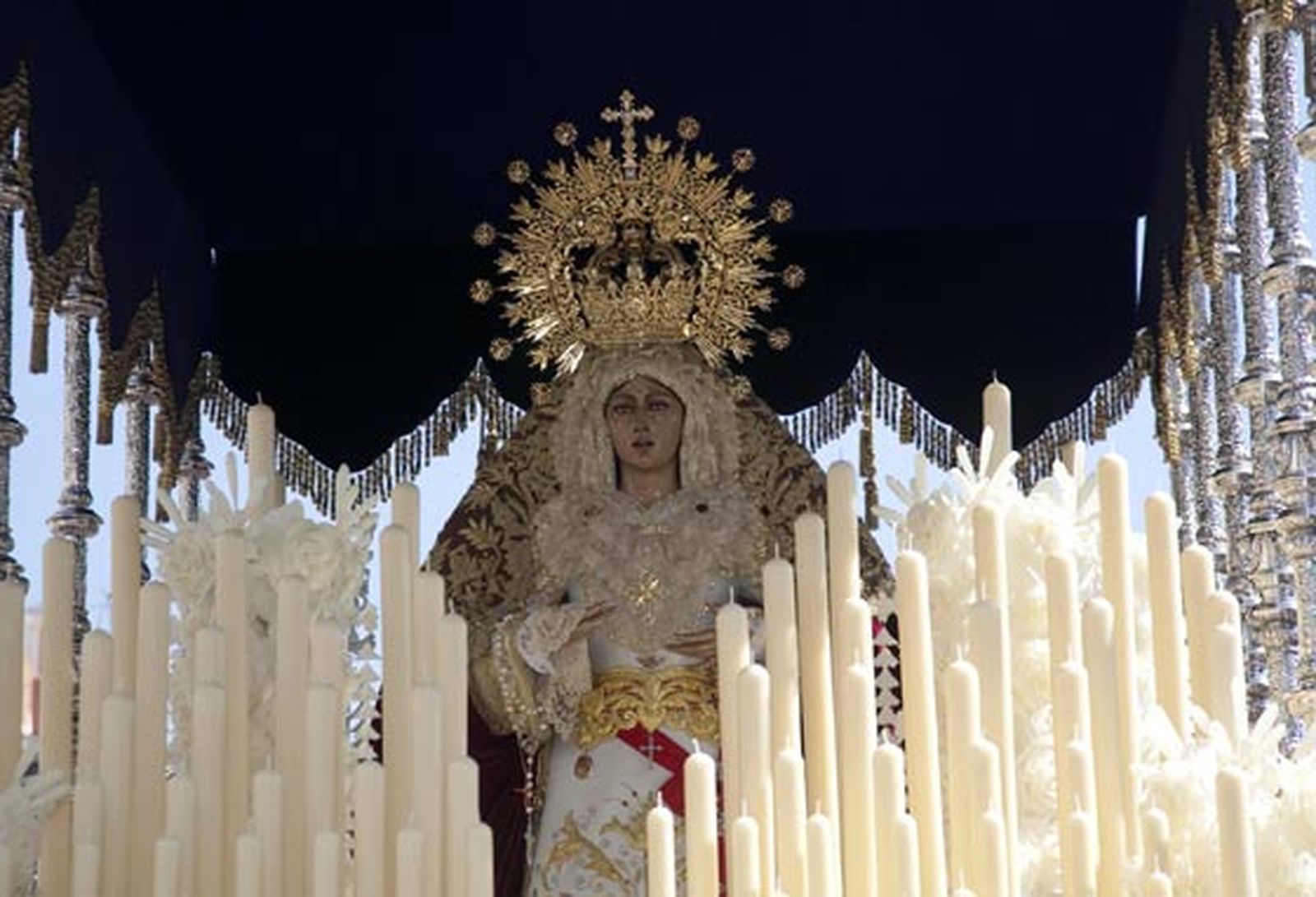 Detalle de la Virgen del Rosario.

Foto: Jaime Martínez