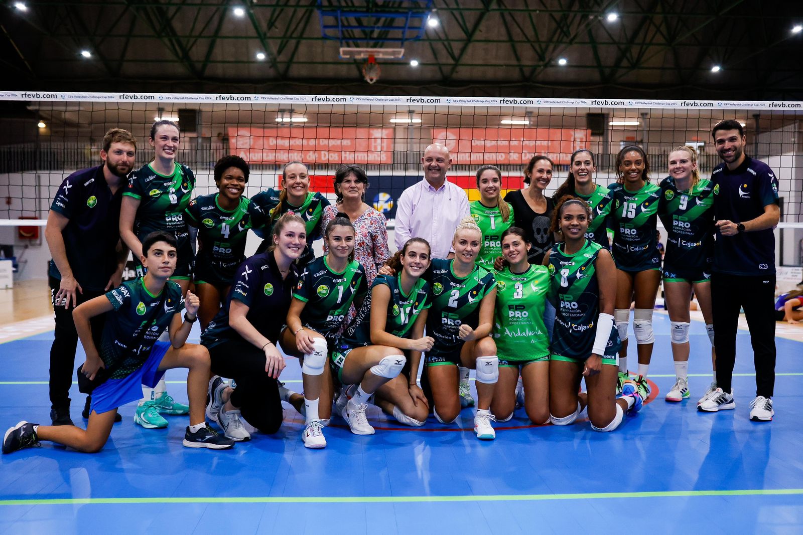 Las fotos del debut en Europa del FP Pro Voley Cajasol