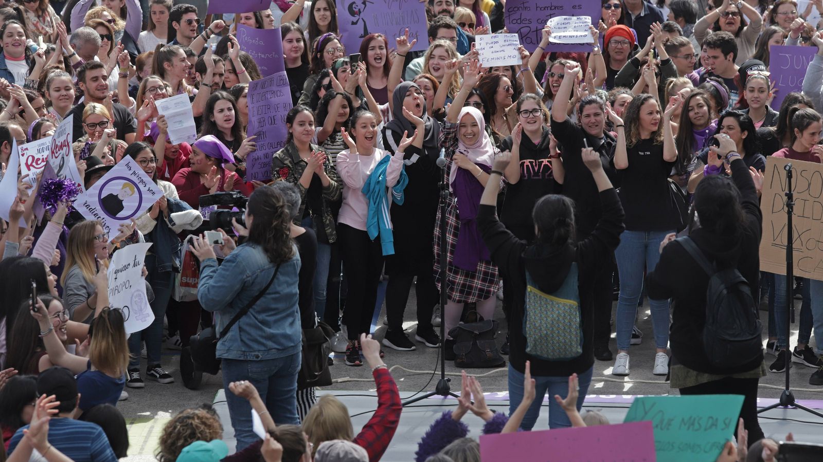 Imágenes de la manifestación  por el Día de la Mujer en Algeciras
