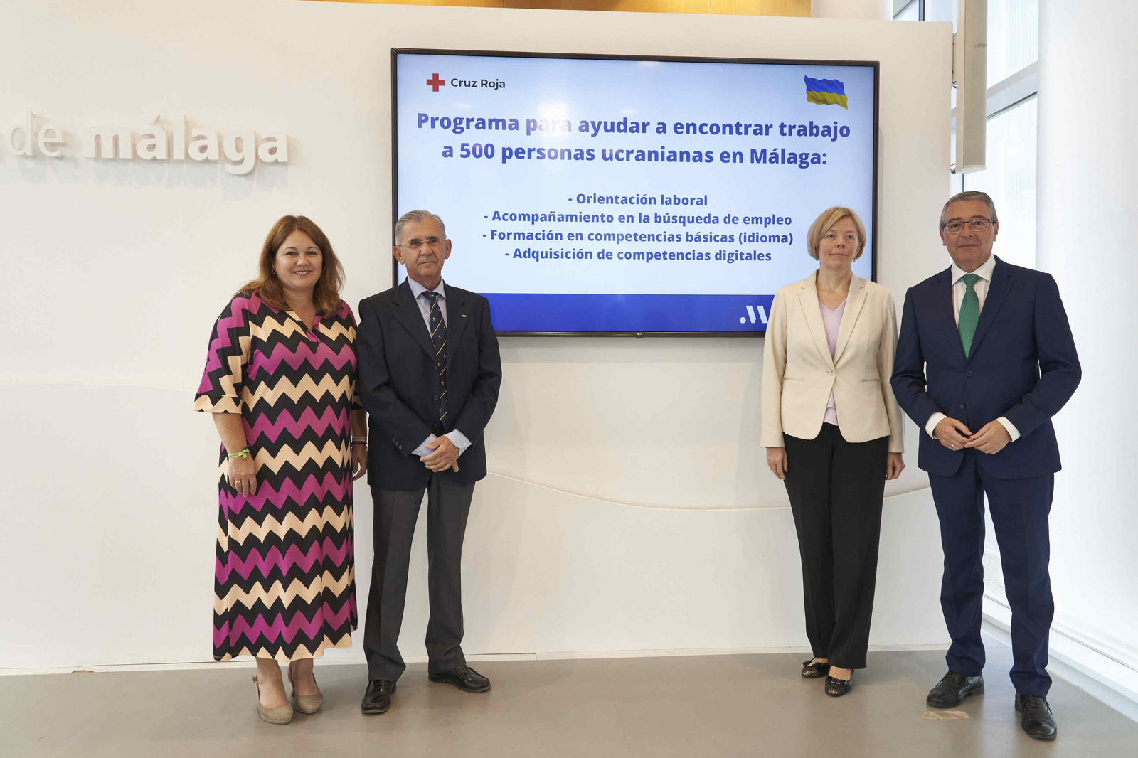 Presentación de la iniciativa para ayudar a la inserción laboral de ucranianos desplazados en Málaga.
