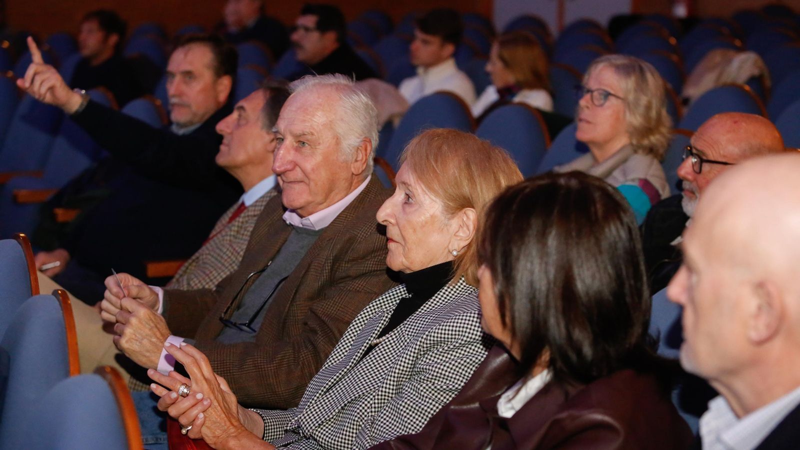 Las fotos del desyauno-coloquio "Brexit: repercusiones socioeconómicas y fiscales en La Línea y el Campo de Gibraltar"