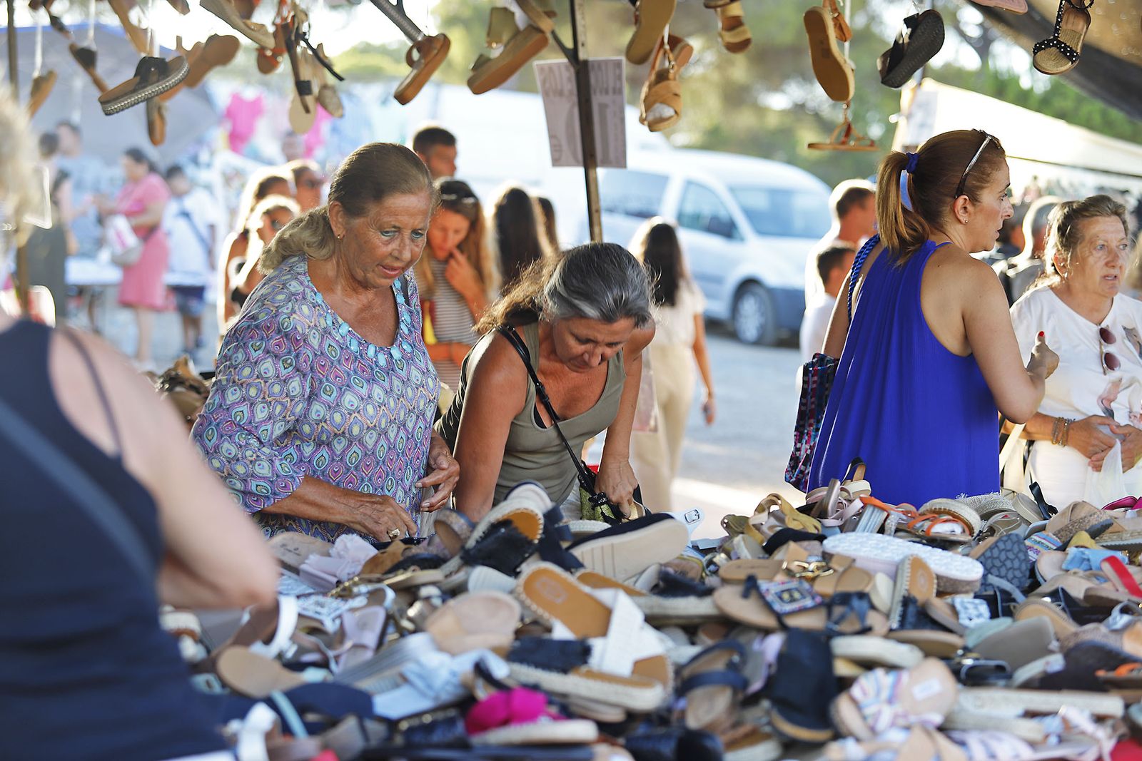 Imágenes de los mercadillos verano en Huelva