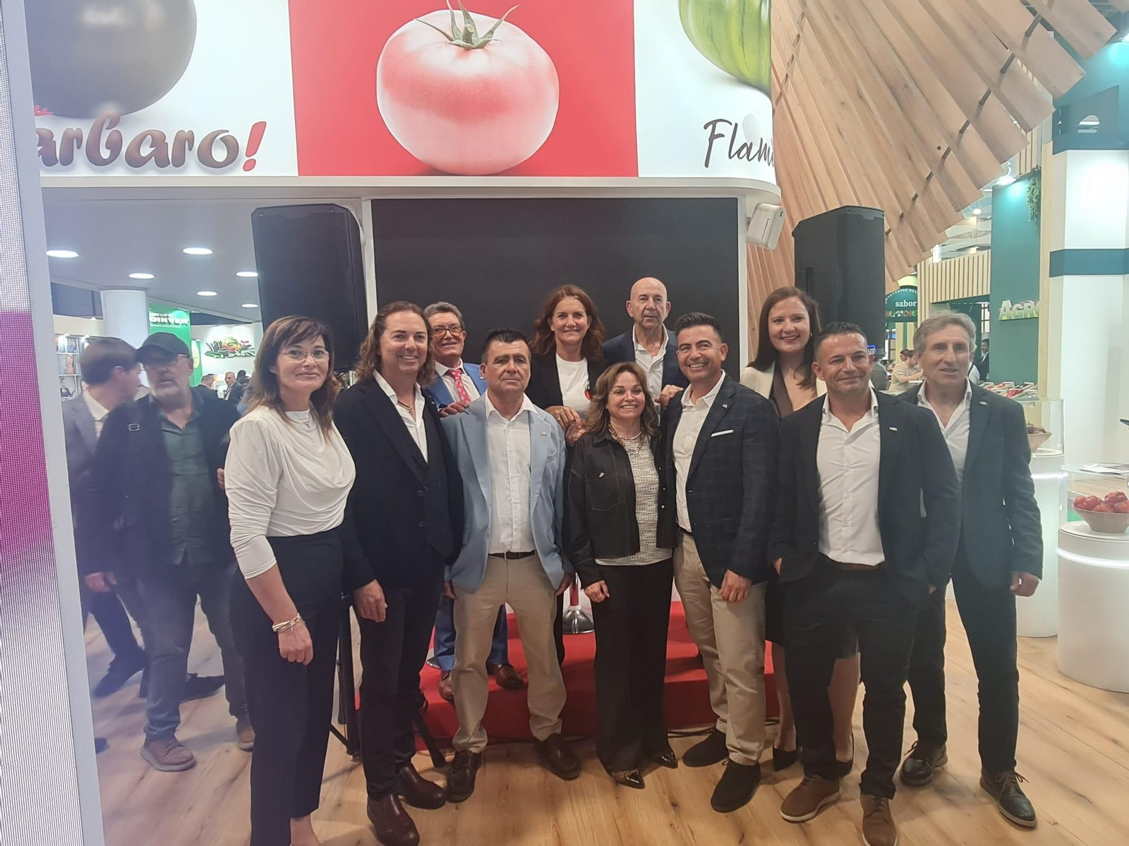 El consejo rector de Casi, junto a Samantha Vallejo-Nágera y Antonio Bretones.