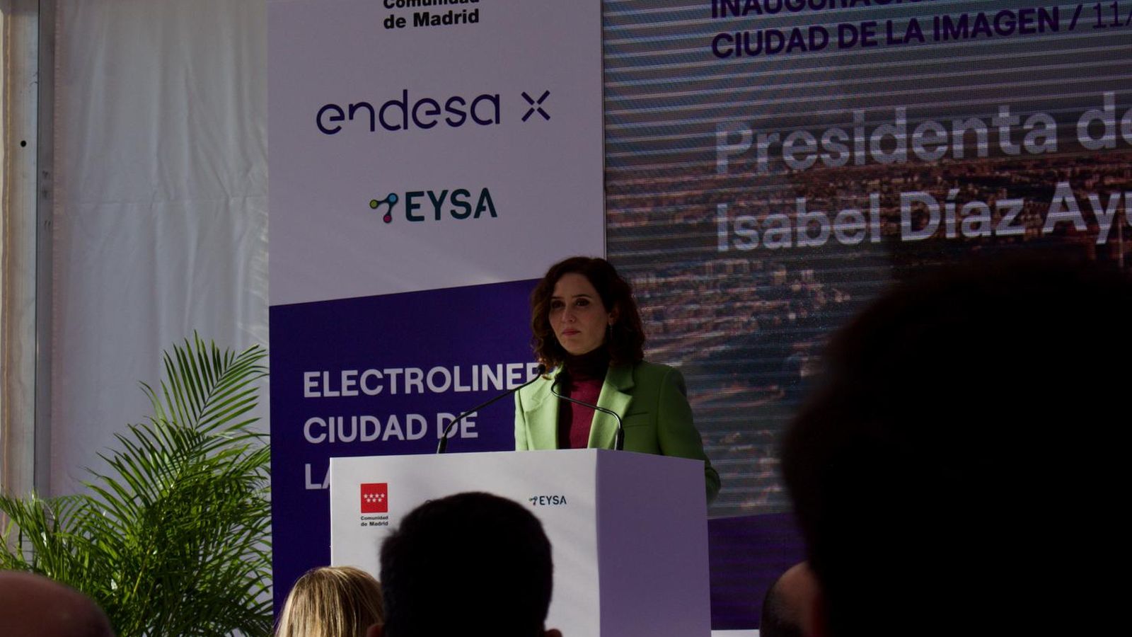 Isabel Díaz Ayuso, presidenta de la Comunidad de Madrid, puso de manifiesto la importancia de la colaboración de las empresas públicas y privadas en la elaboración de estas infraestructuras.