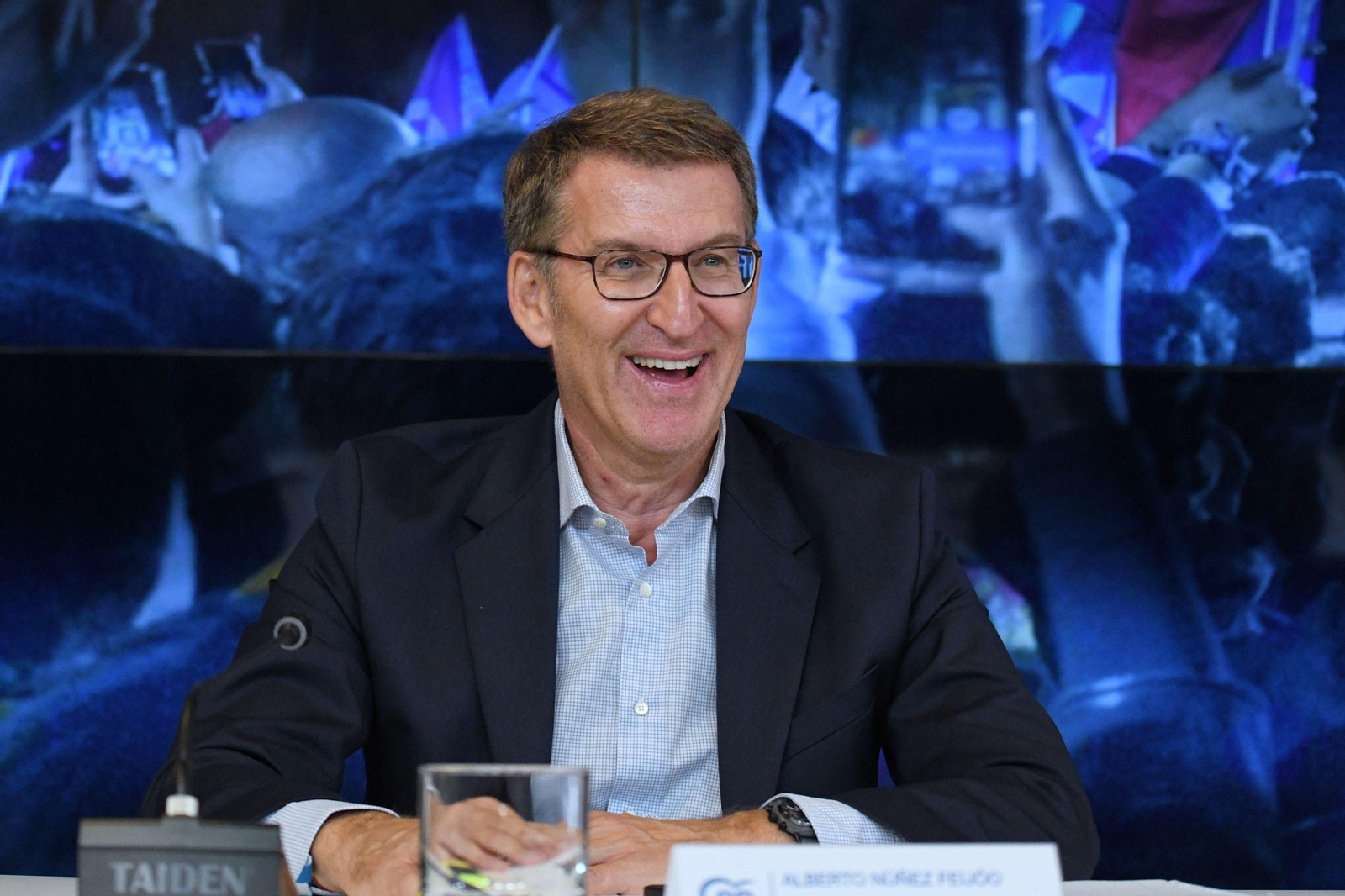 Feijóo dice que buscará un "acuerdo amplio y constitucional" frente al "bloqueo o Sánchez"