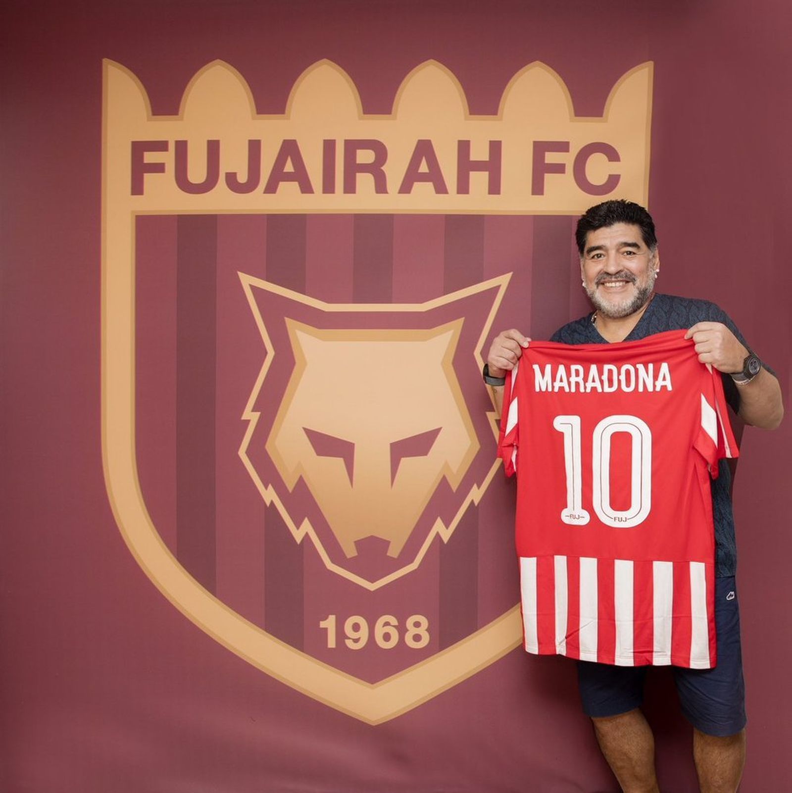 Maradona con la camiseta del Al Fujairah.